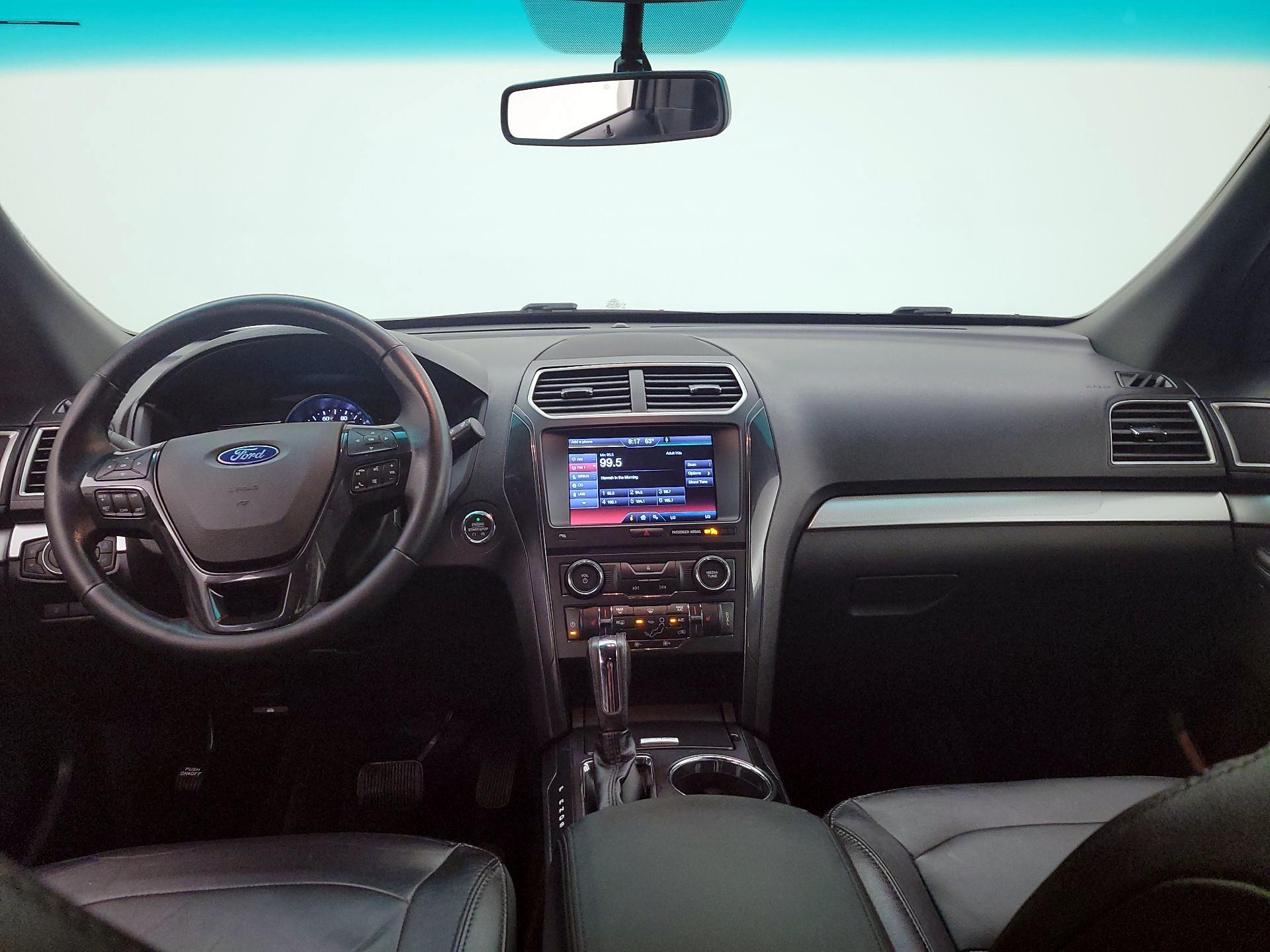 Thumbnail: 2016 Ford Explorer - 9