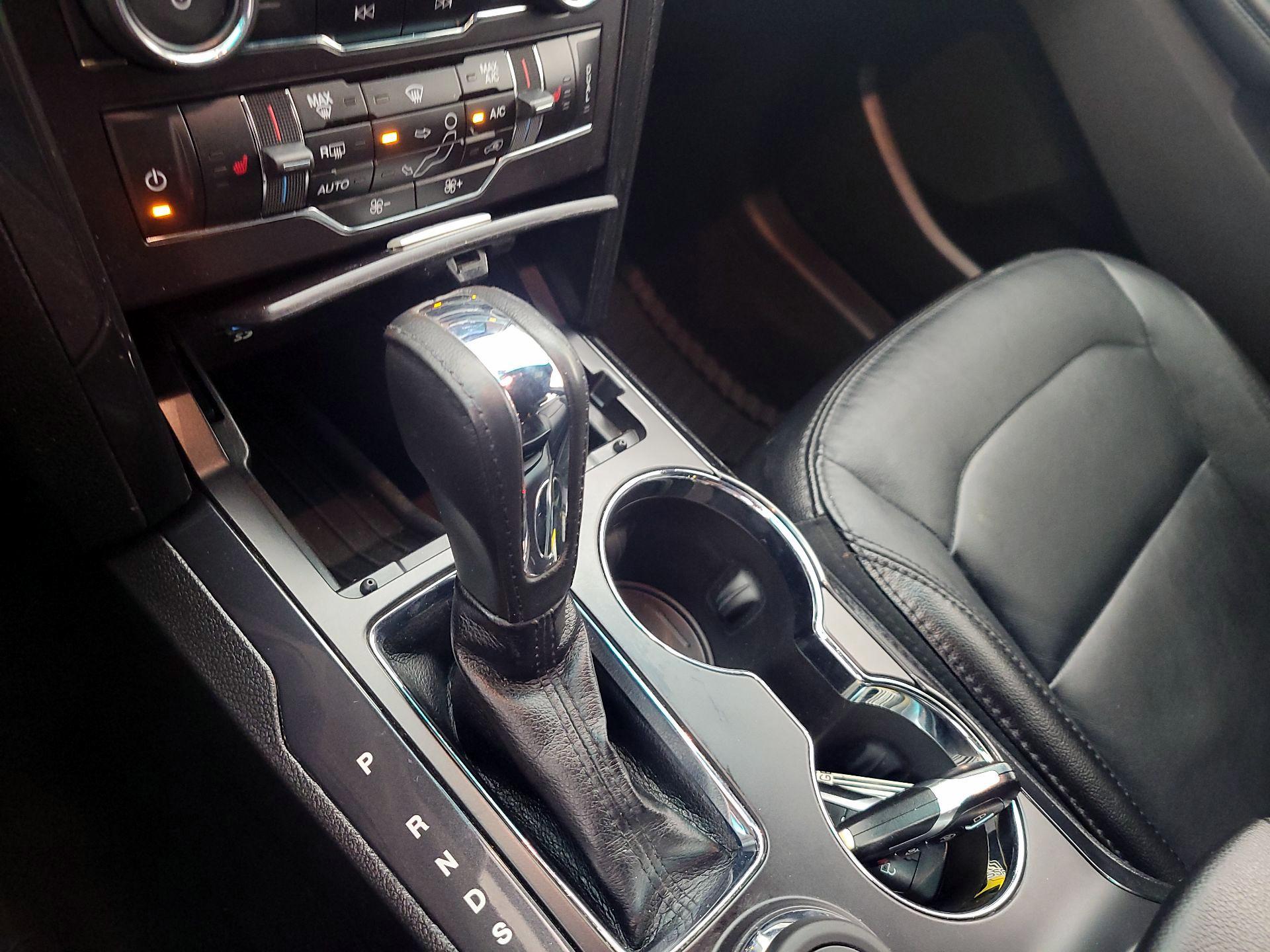 Thumbnail: 2016 Ford Explorer - 17