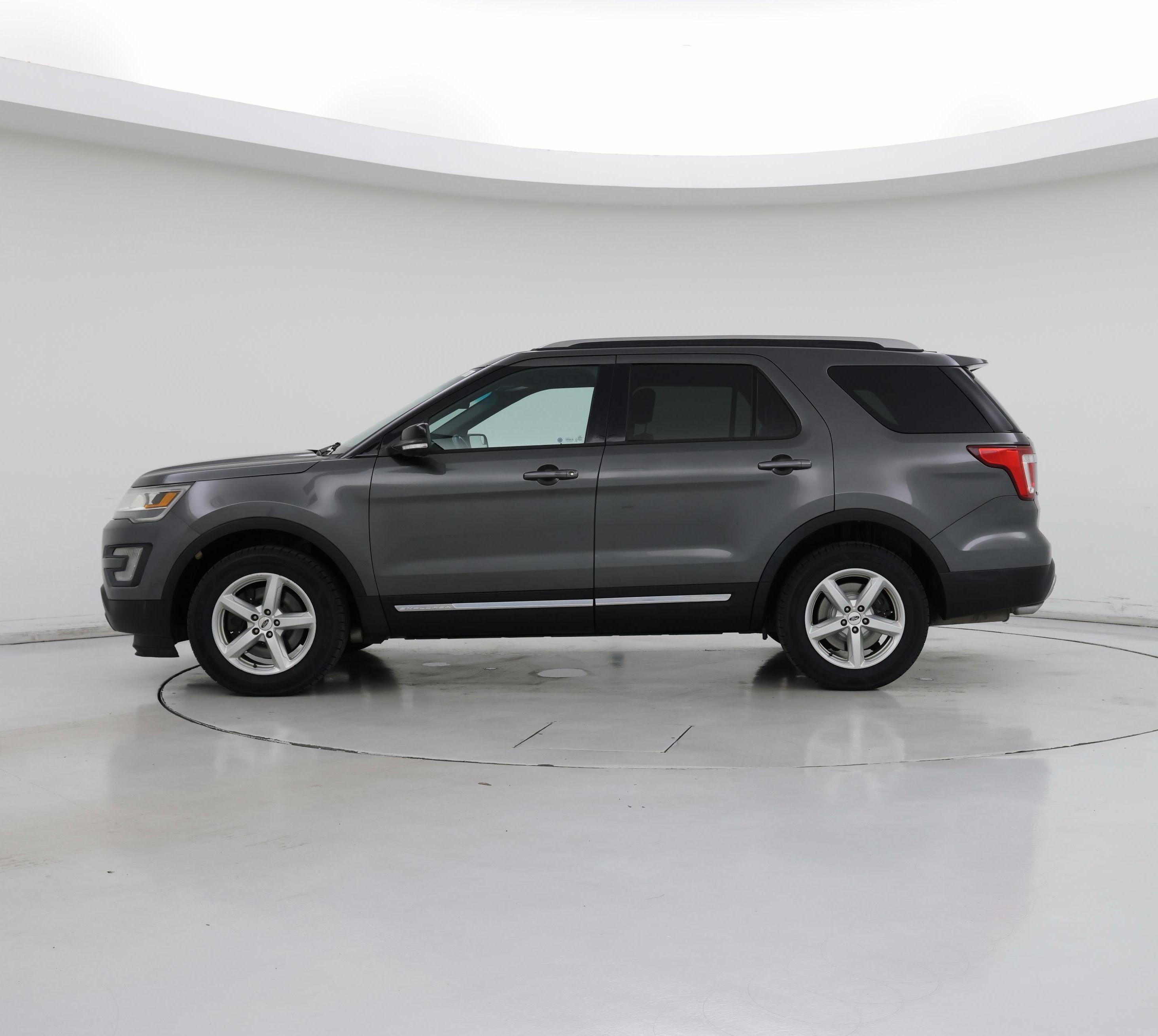 Thumbnail: 2016 Ford Explorer - 3