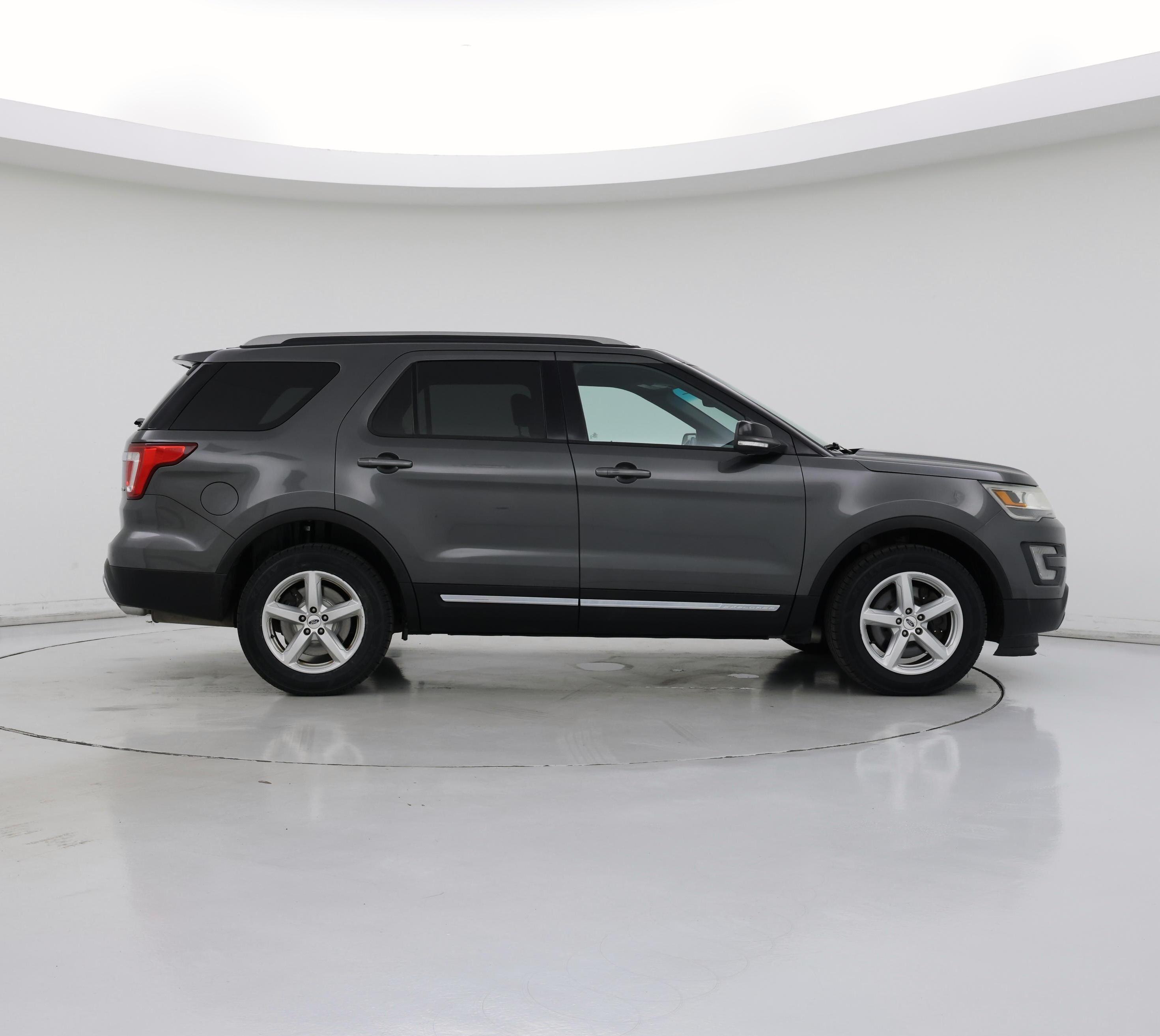 Thumbnail: 2016 Ford Explorer - 7