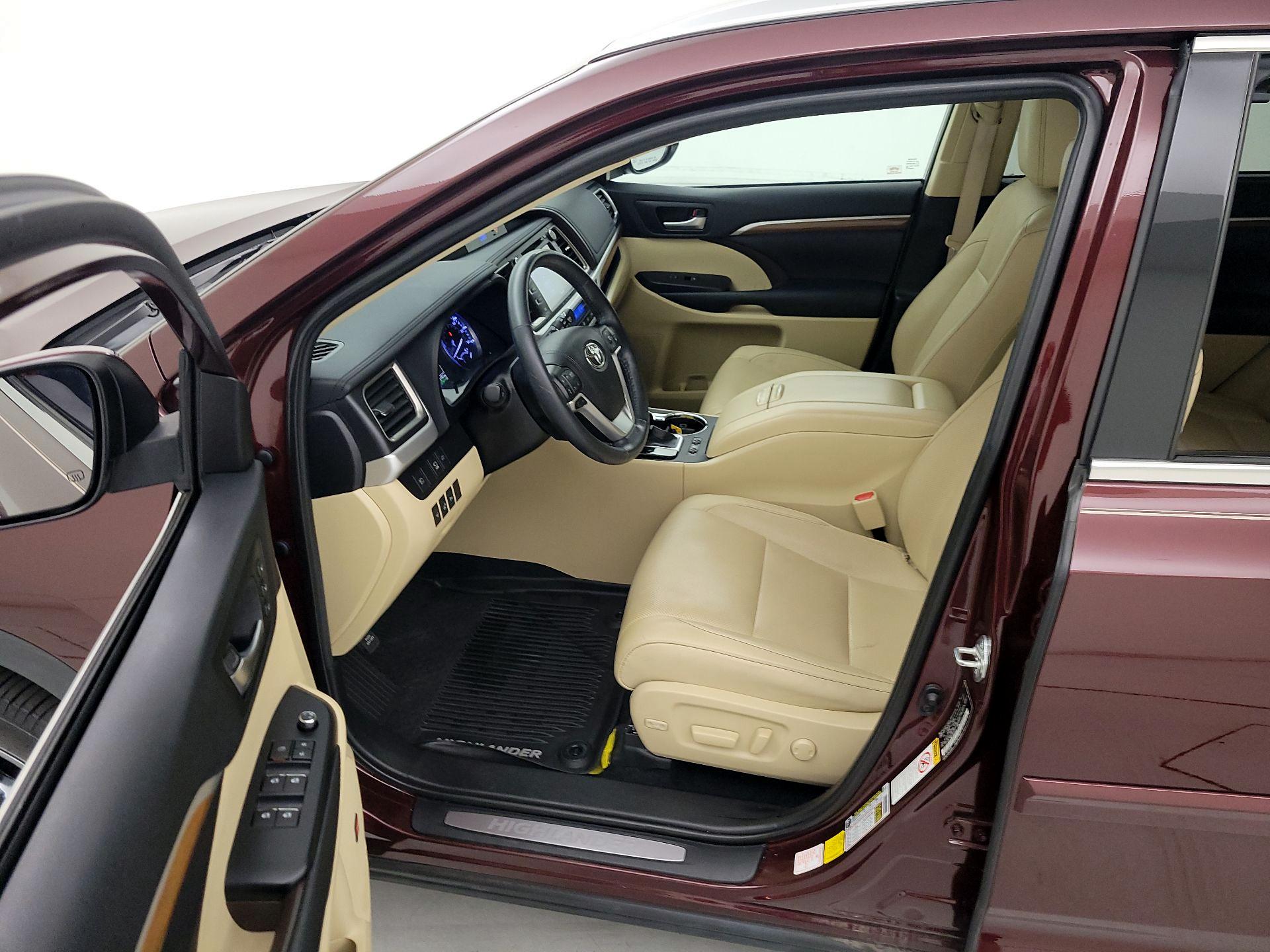 Thumbnail: 2019 Toyota Highlander - 11