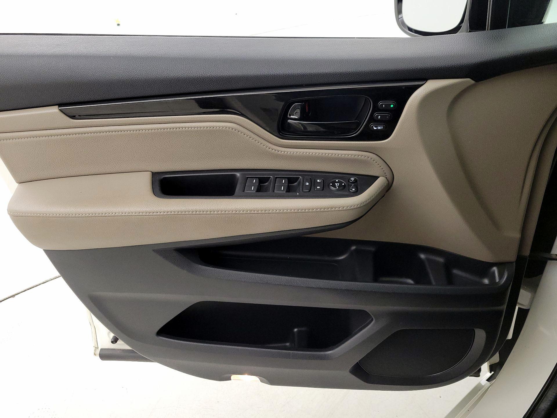 Thumbnail: 2018 Honda Odyssey - 12