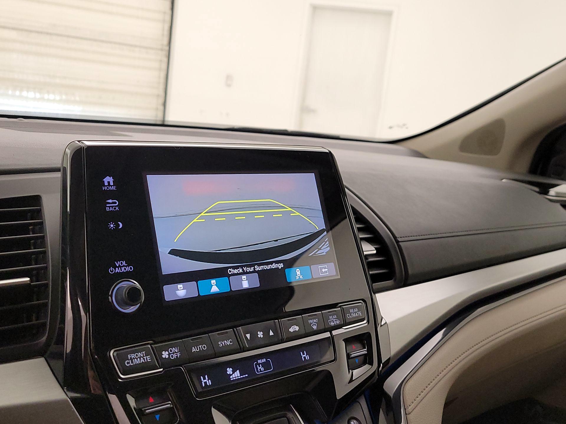 Thumbnail: 2018 Honda Odyssey - 15