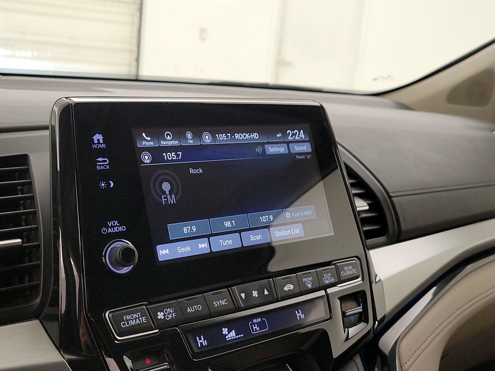 Thumbnail: 2018 Honda Odyssey - 16