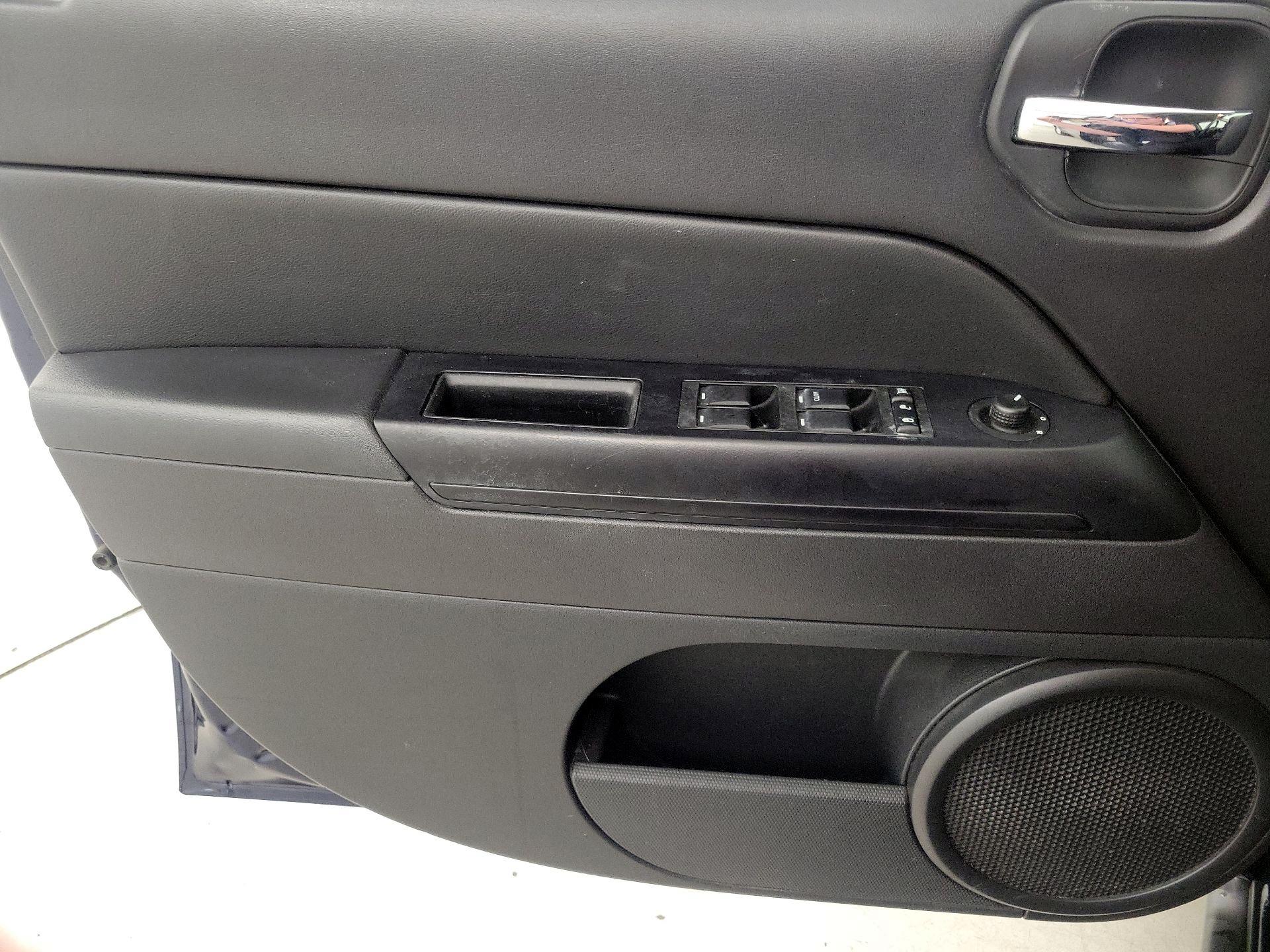 Thumbnail: 2016 Jeep Patriot - 12