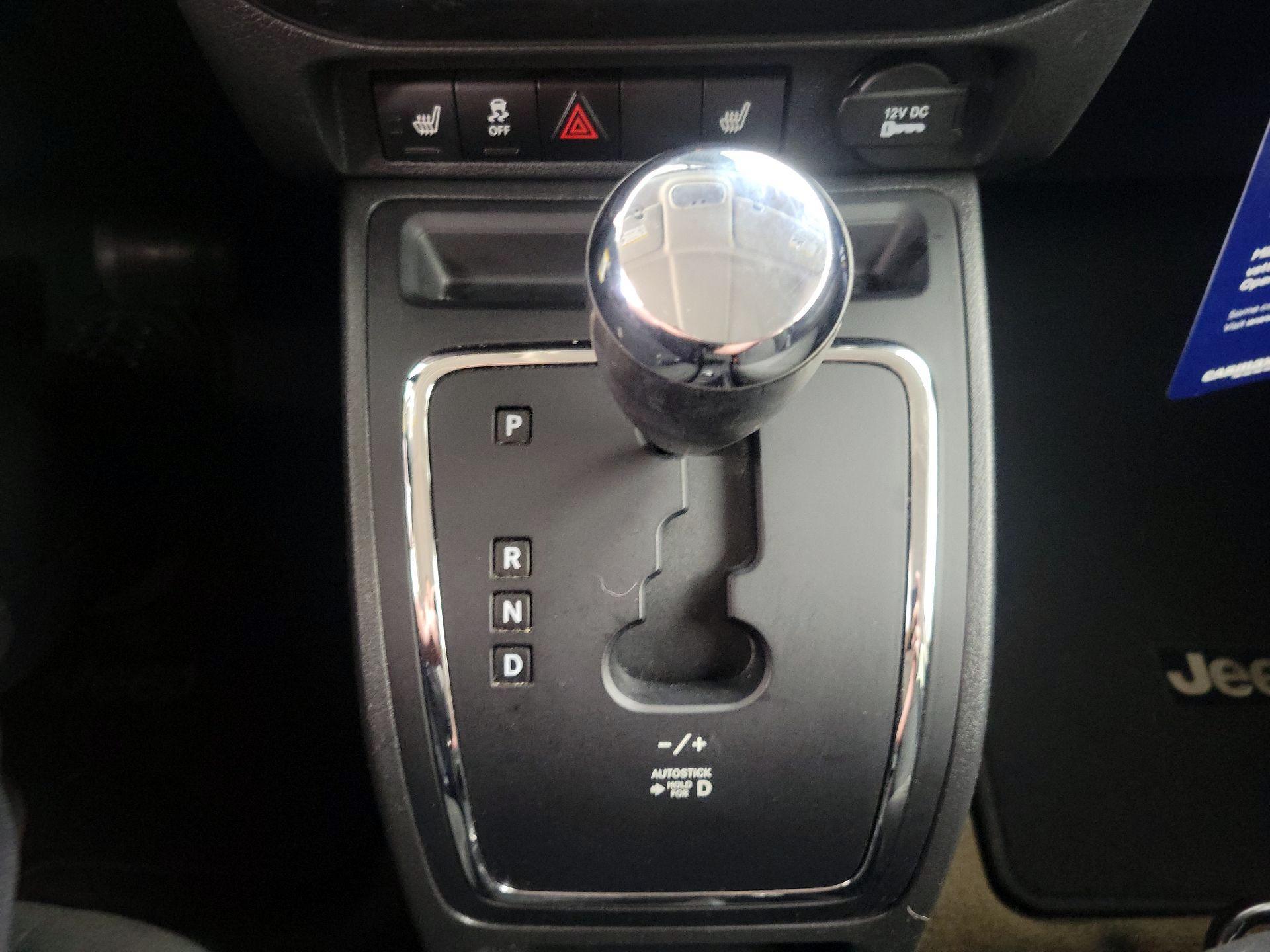 Thumbnail: 2016 Jeep Patriot - 15