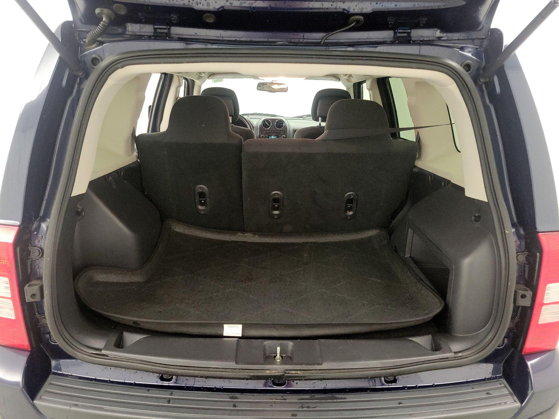 Thumbnail: 2016 Jeep Patriot - 16