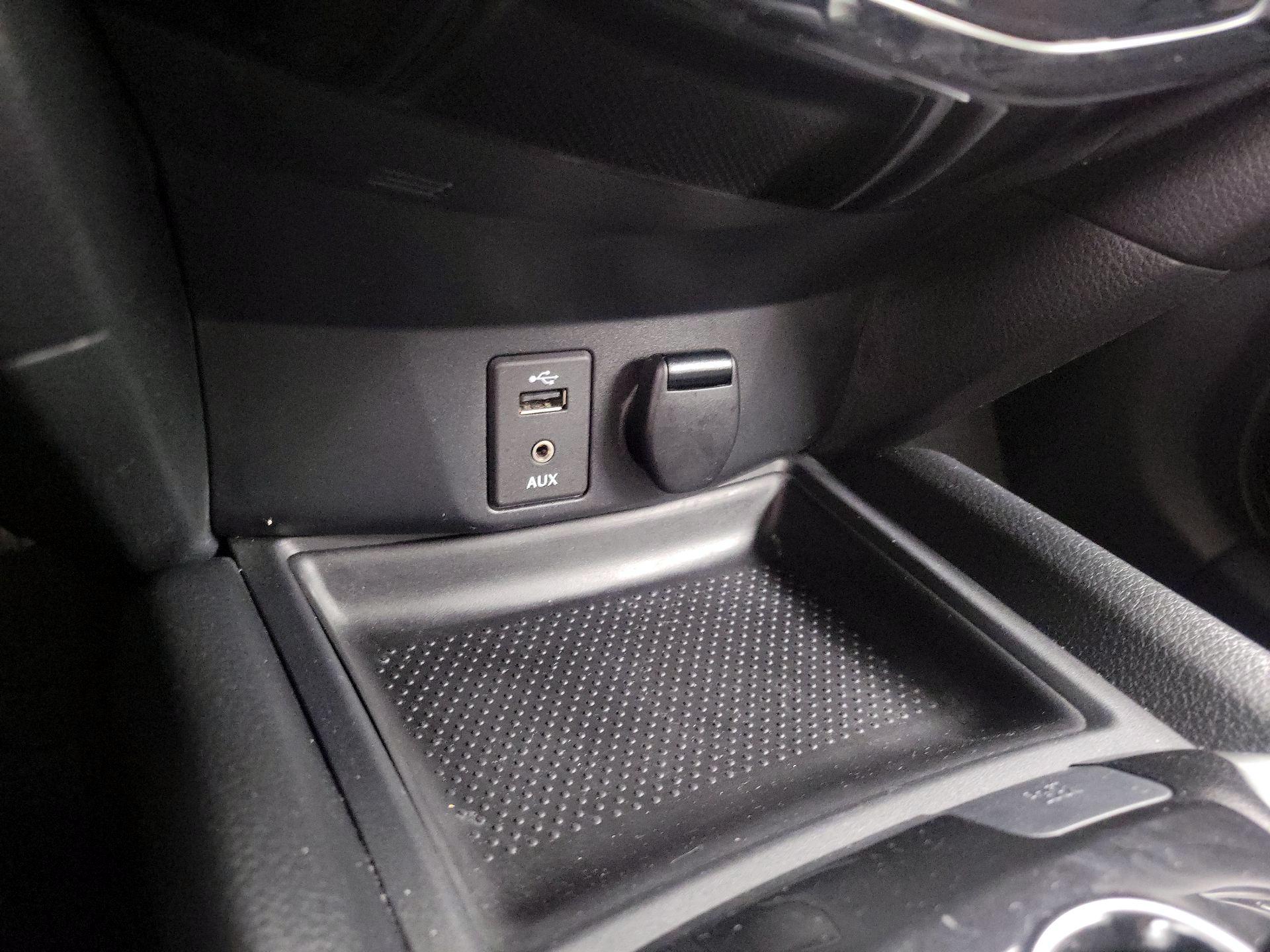 Thumbnail: 2016 Nissan Rogue - 18