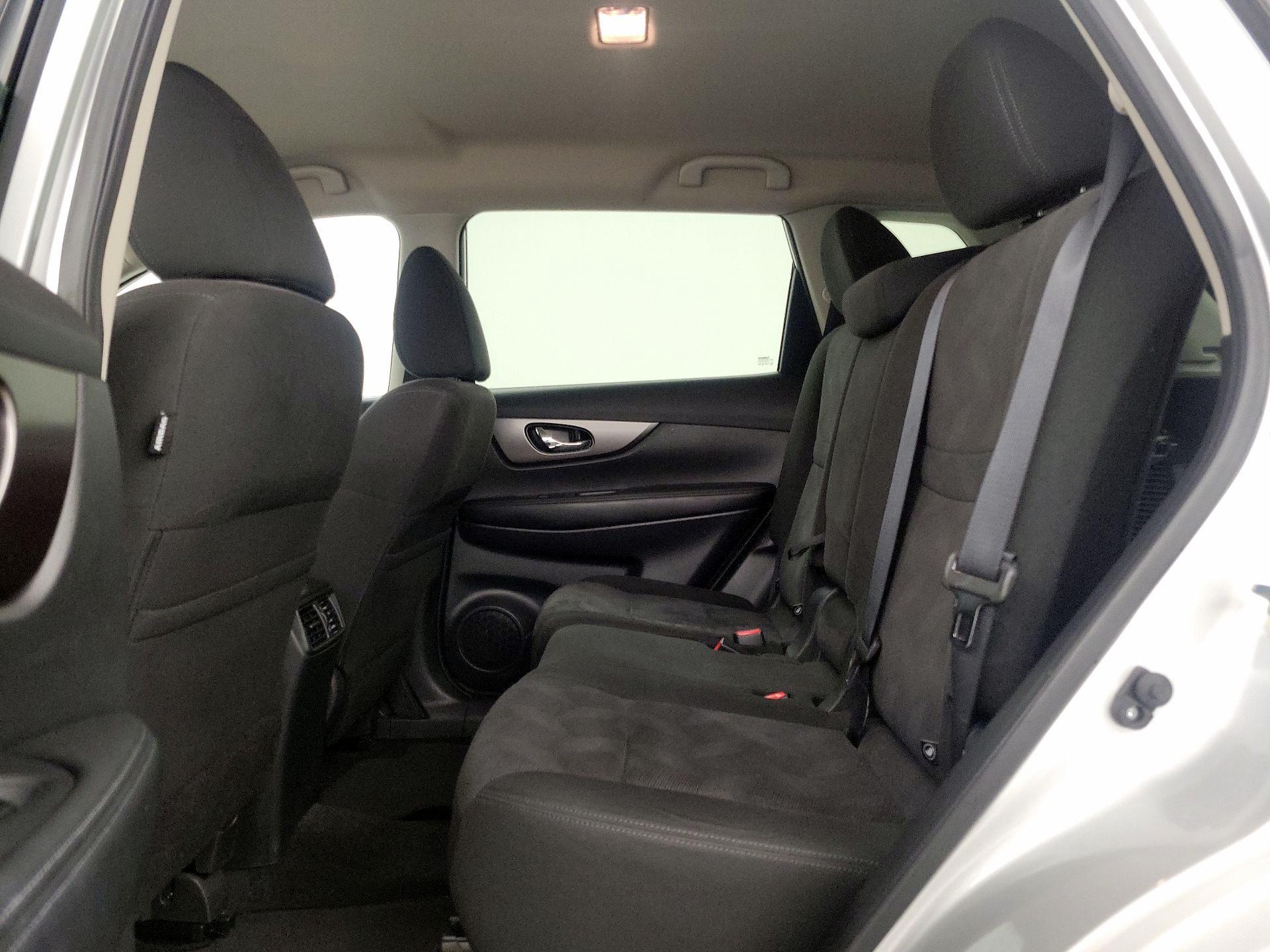 Thumbnail: 2016 Nissan Rogue - 19