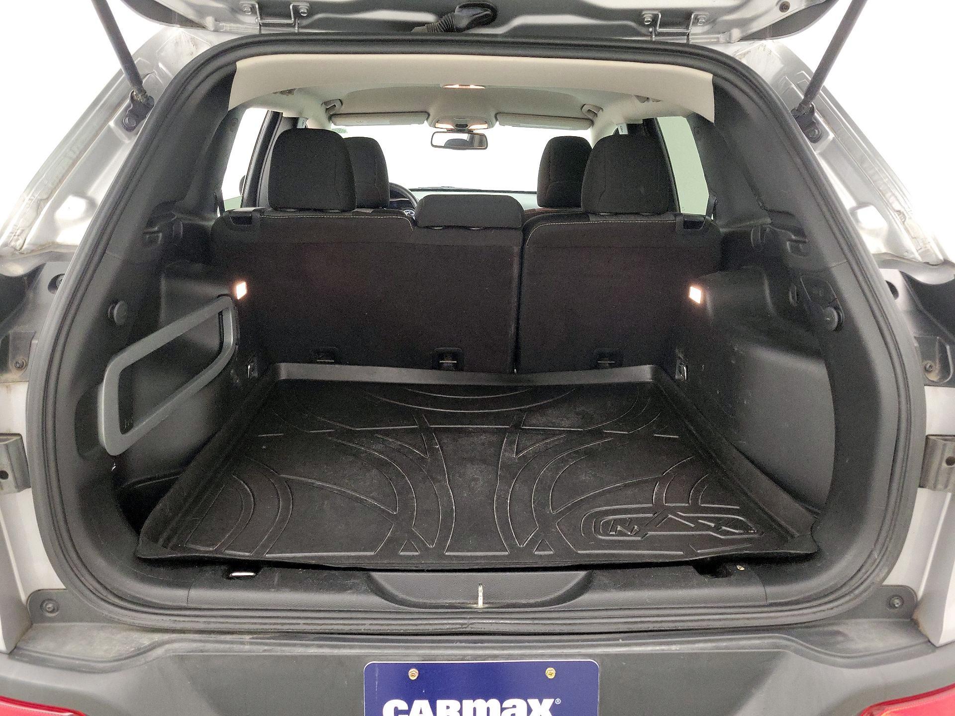 Thumbnail: 2016 Jeep Cherokee - 20