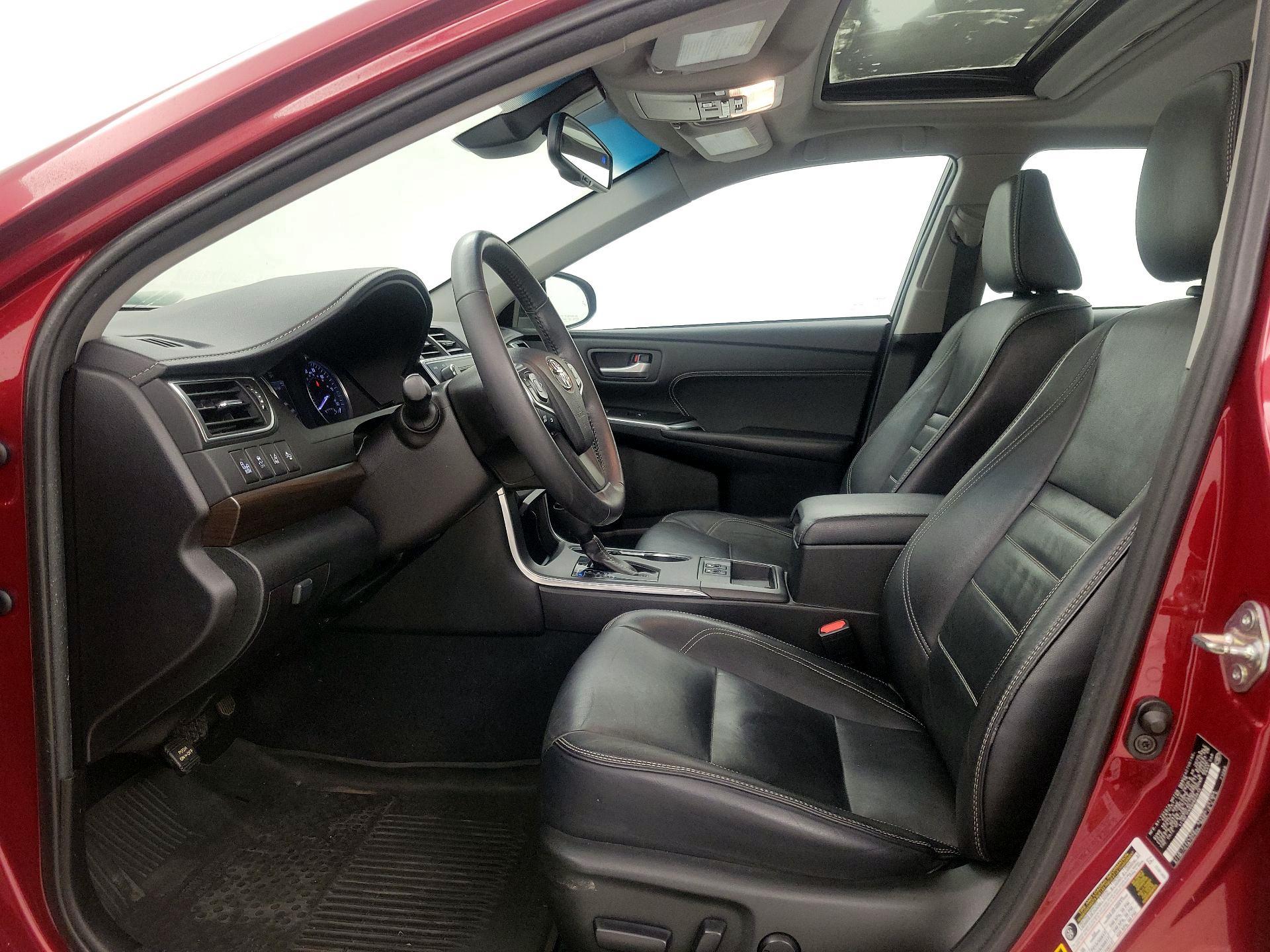 Thumbnail: 2016 Toyota Camry - 11