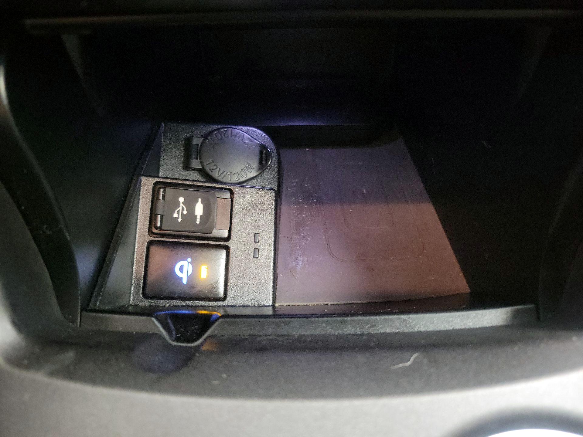 Thumbnail: 2016 Toyota Camry - 18