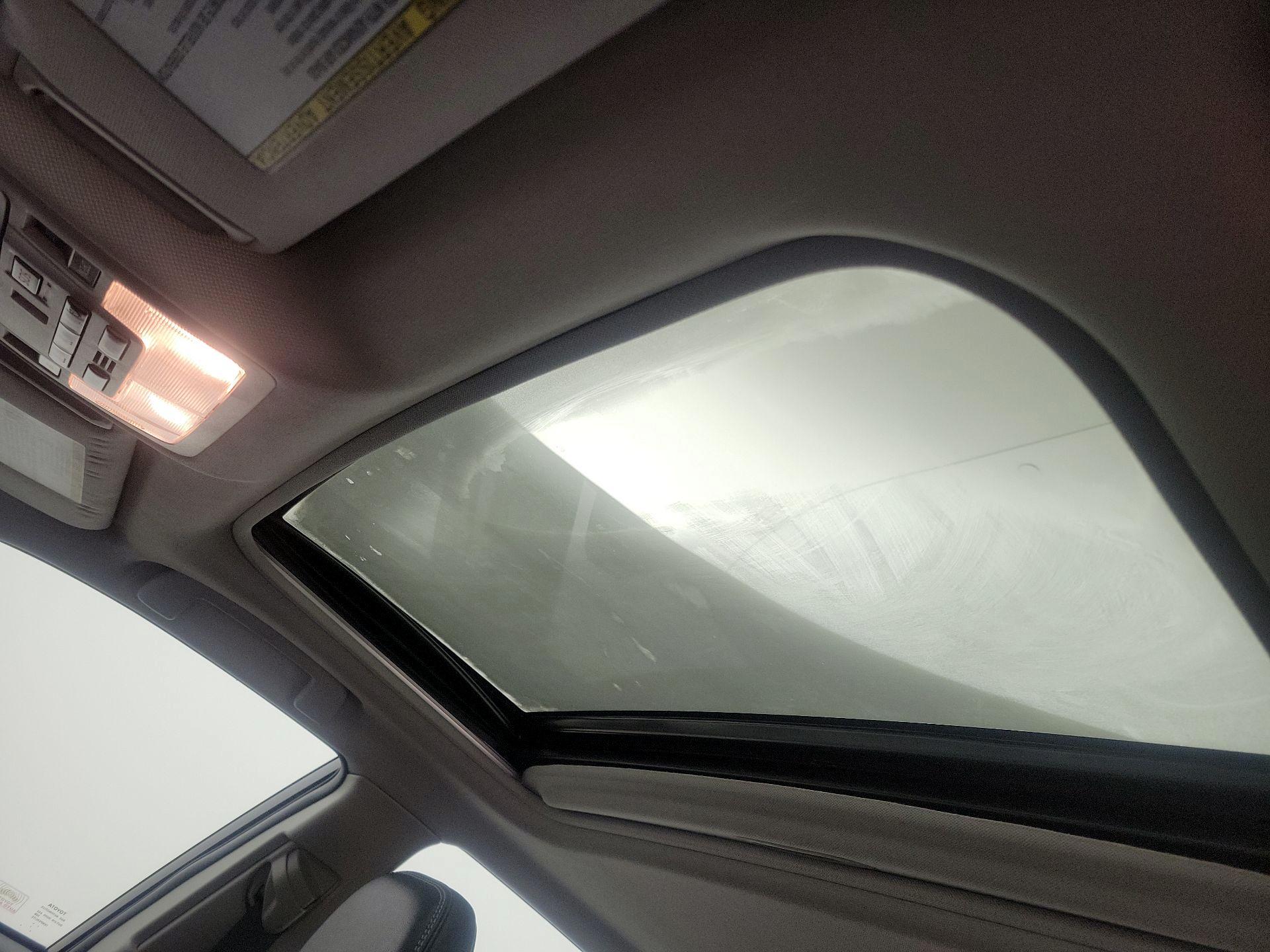 Thumbnail: 2016 Toyota Camry - 19