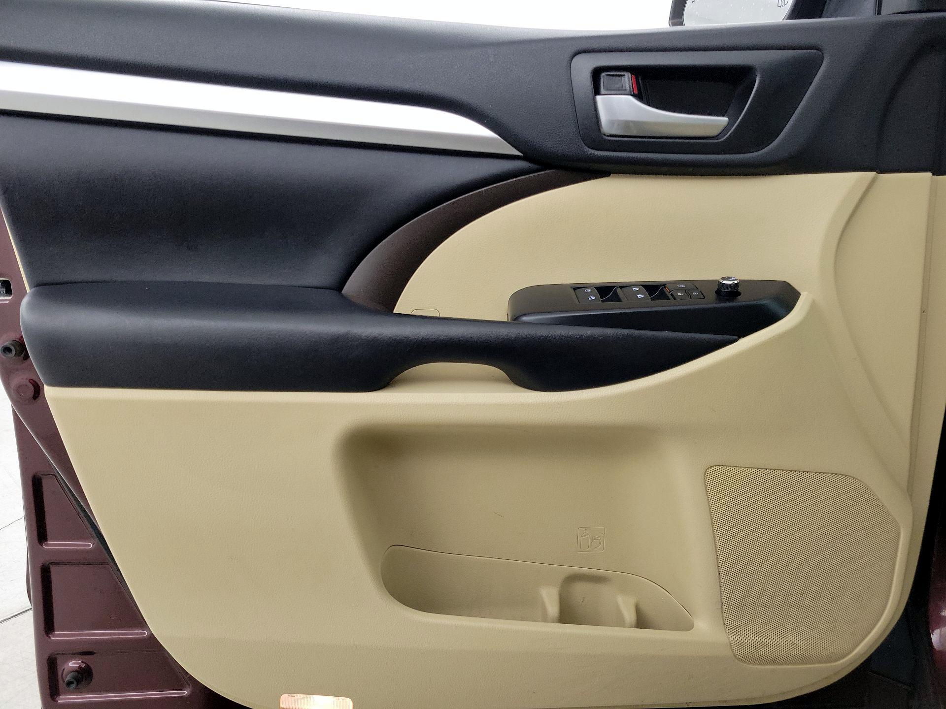 Thumbnail: 2018 Toyota Highlander - 12