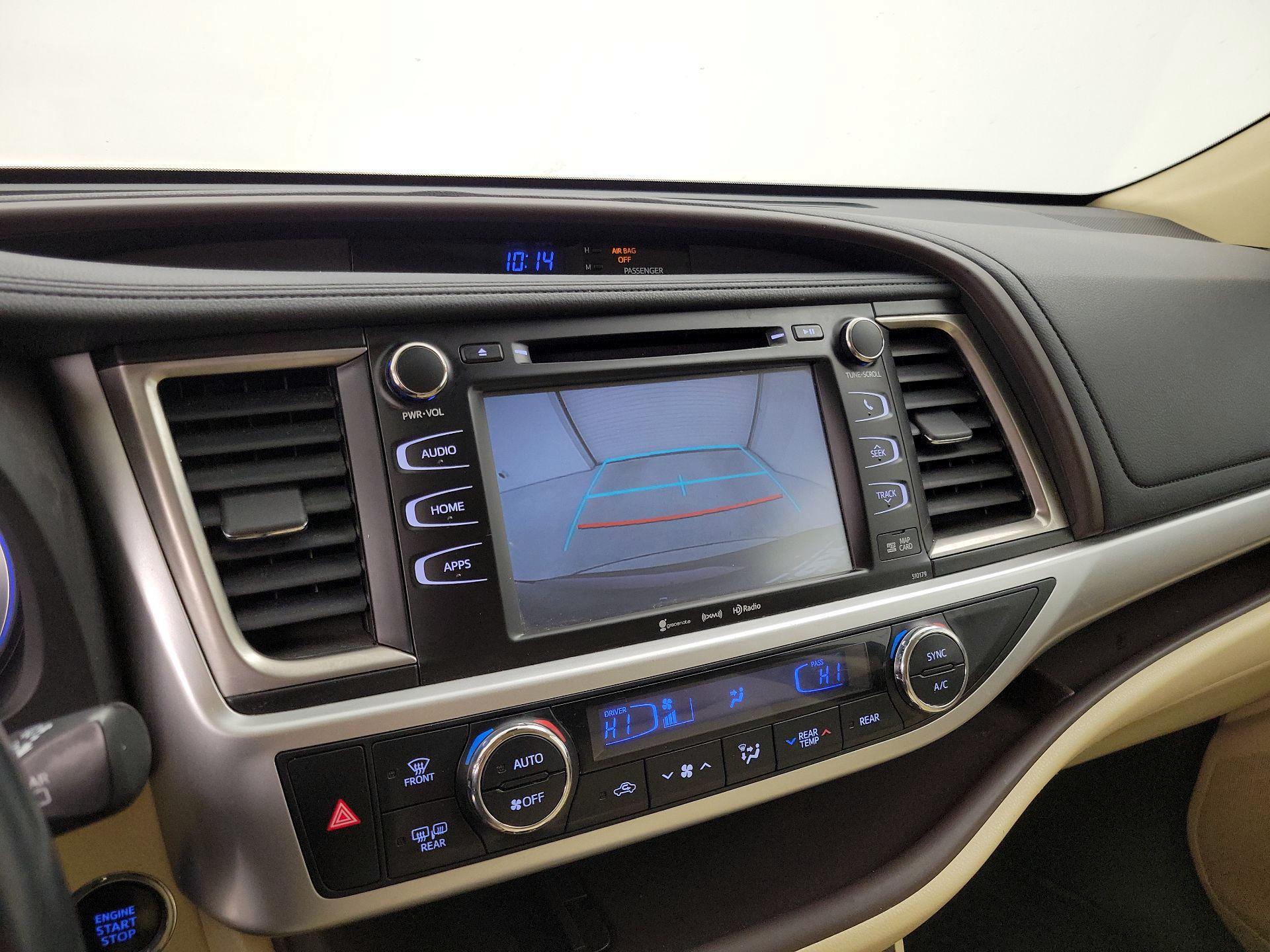 Thumbnail: 2018 Toyota Highlander - 15