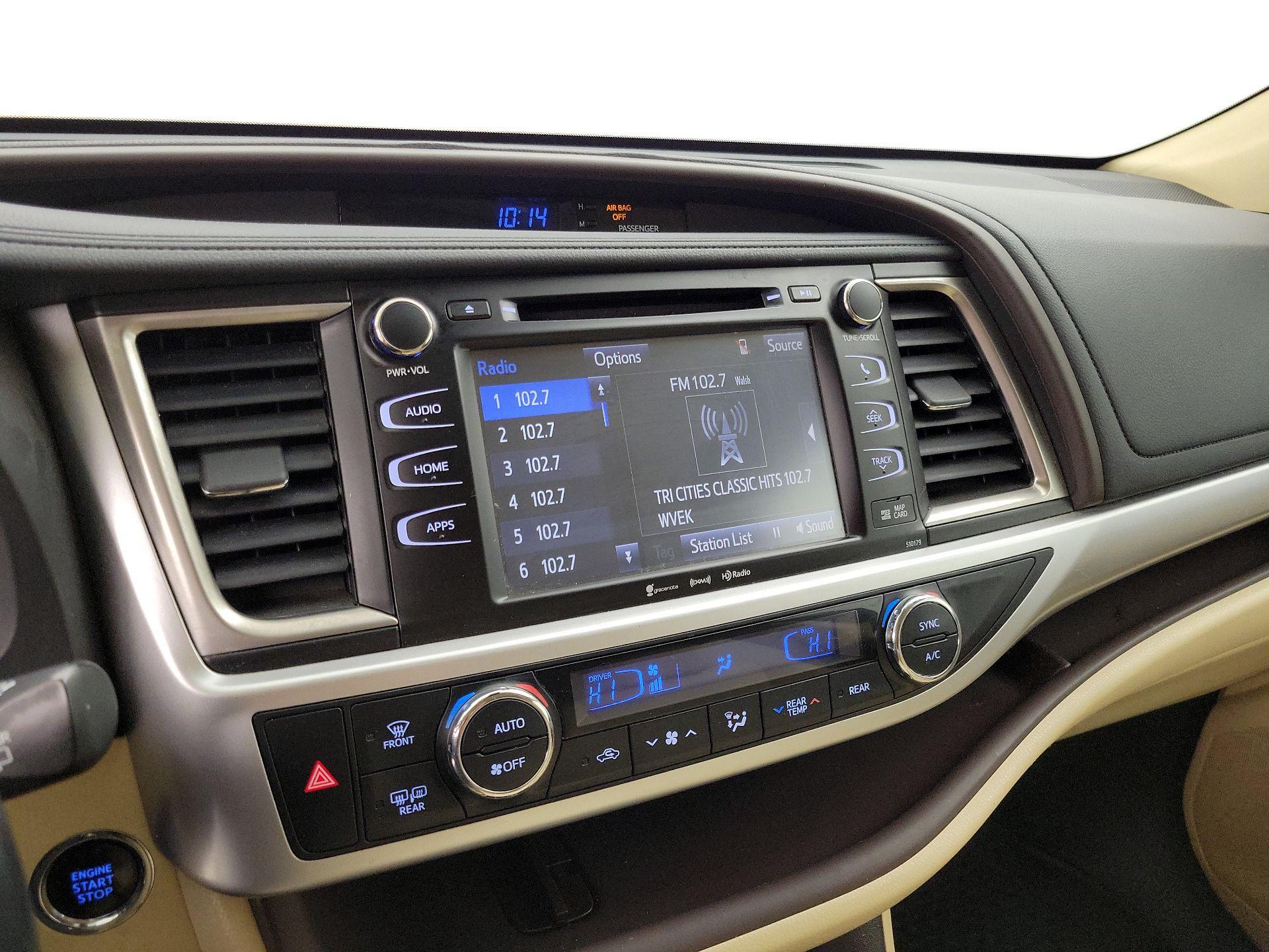 Thumbnail: 2018 Toyota Highlander - 16