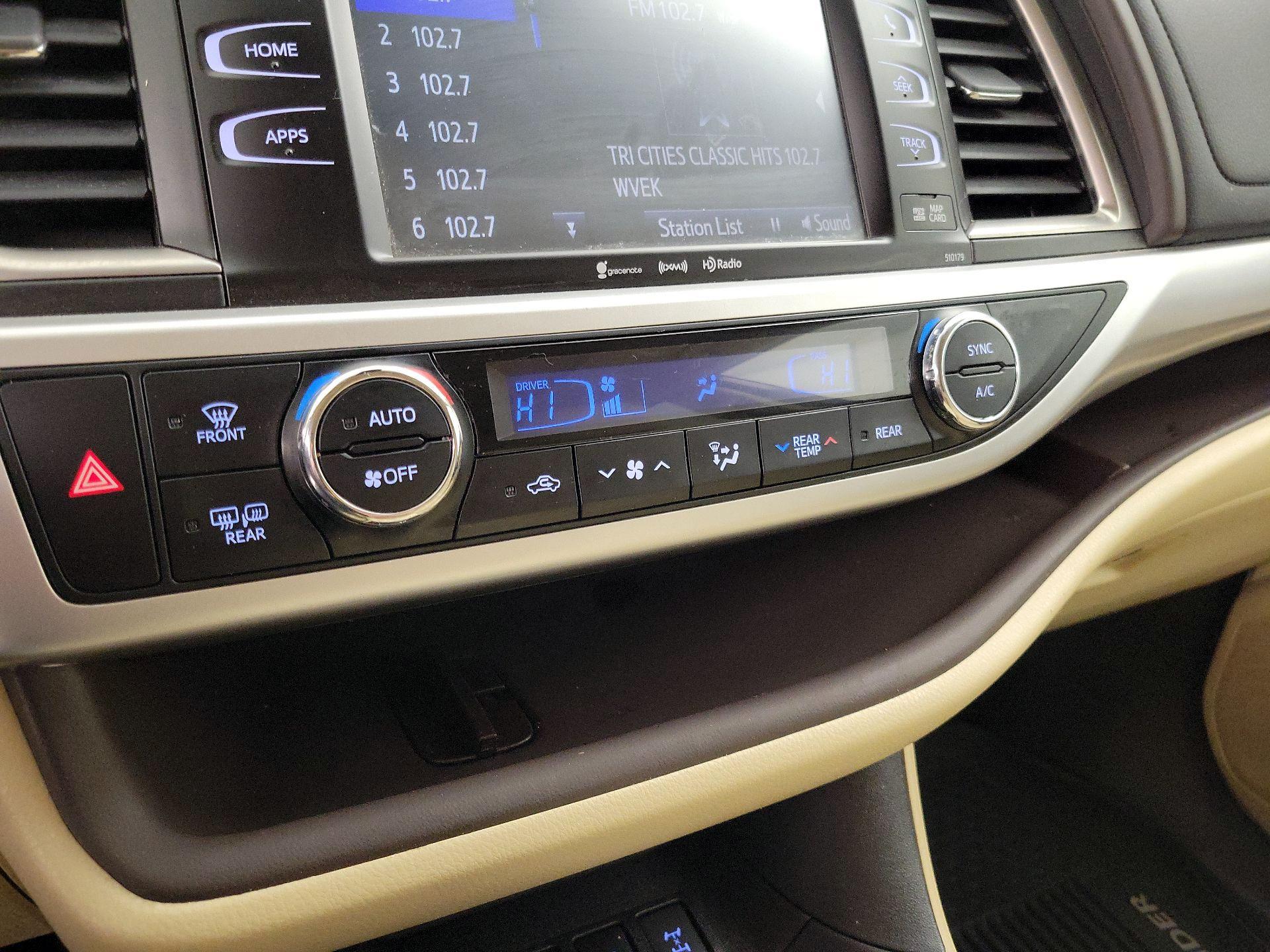 Thumbnail: 2018 Toyota Highlander - 17