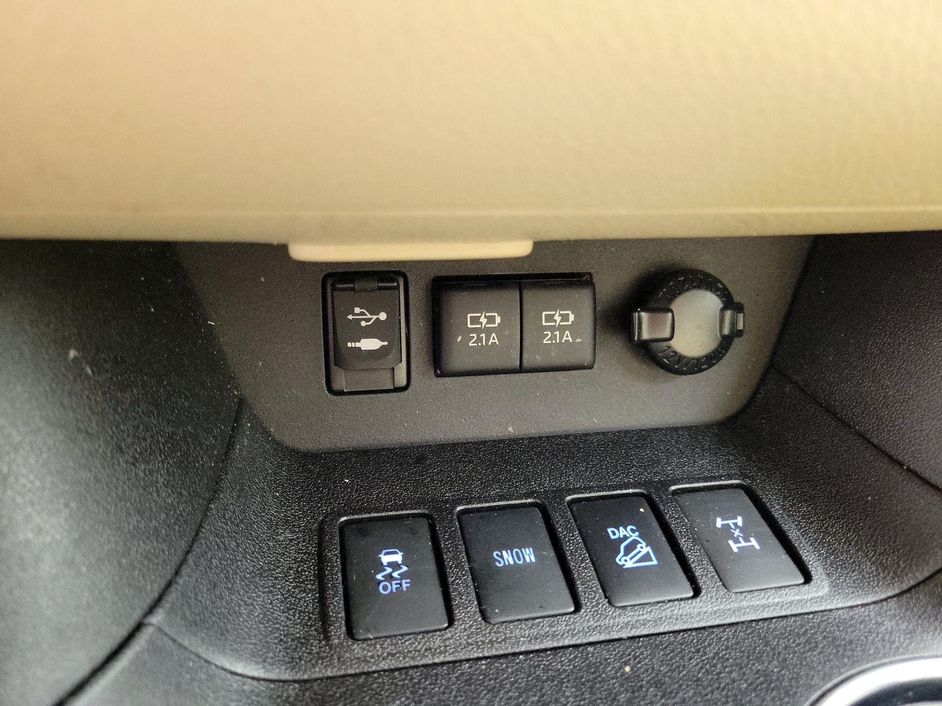 Thumbnail: 2018 Toyota Highlander - 19