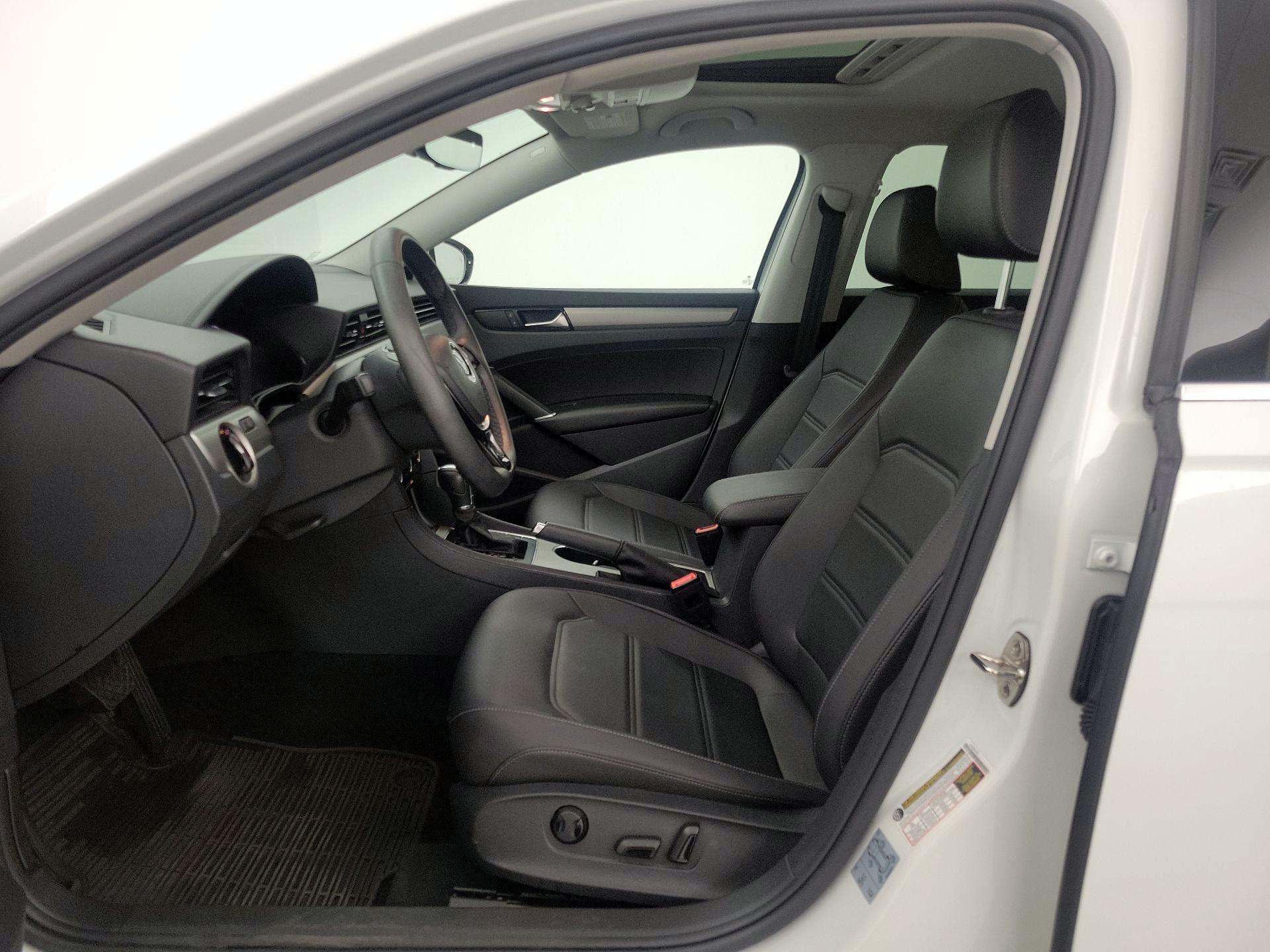 Thumbnail: 2021 Volkswagen Passat - 11