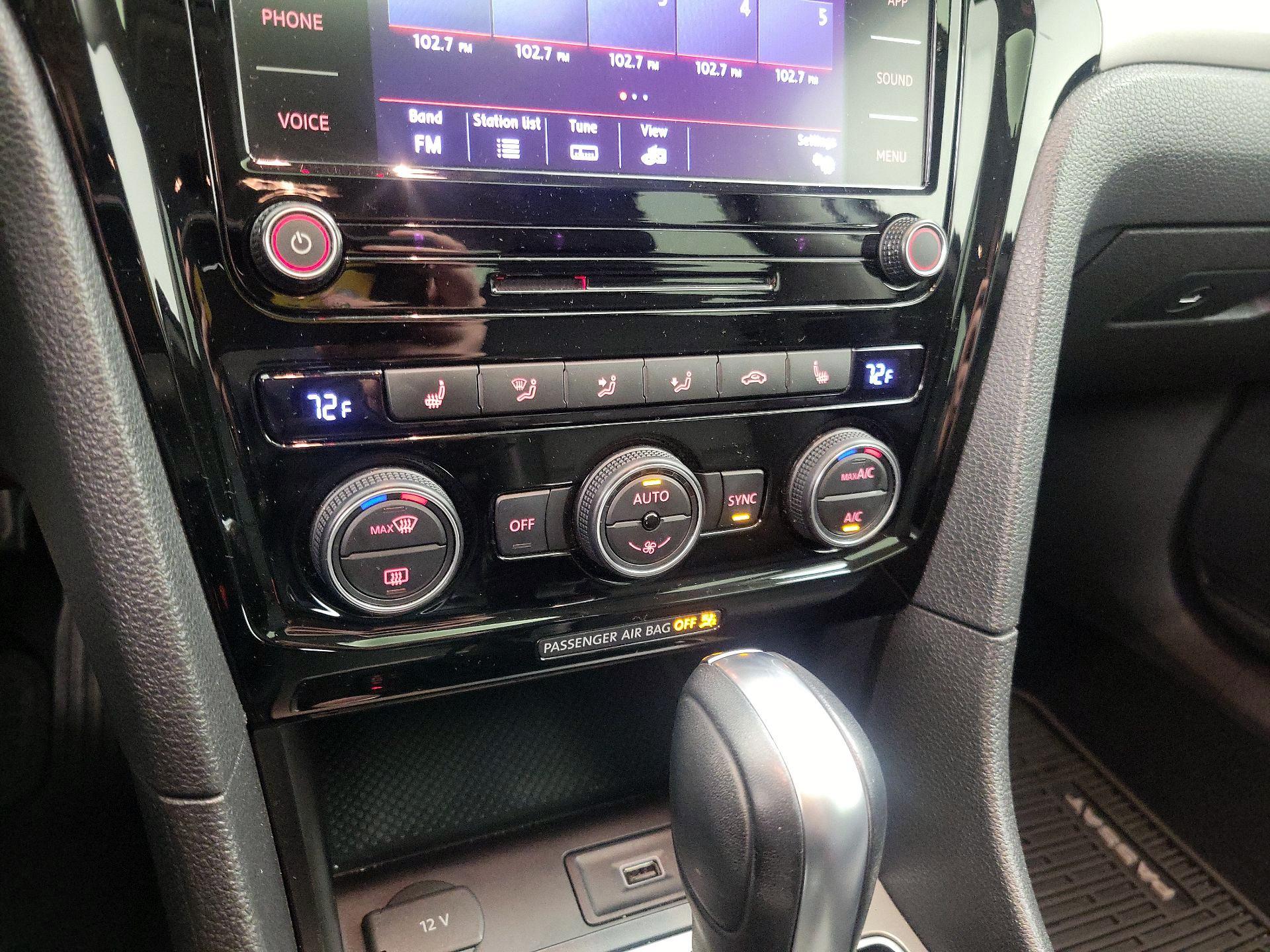 Thumbnail: 2021 Volkswagen Passat - 16