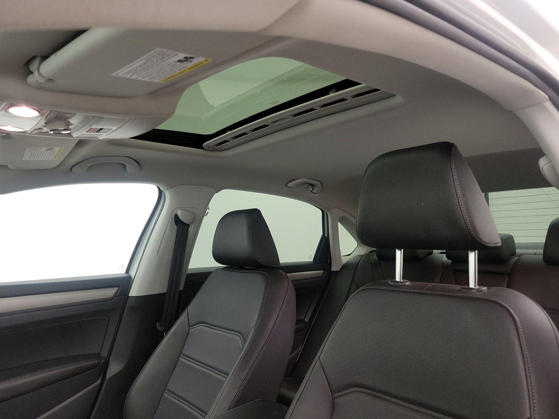 Thumbnail: 2021 Volkswagen Passat - 19