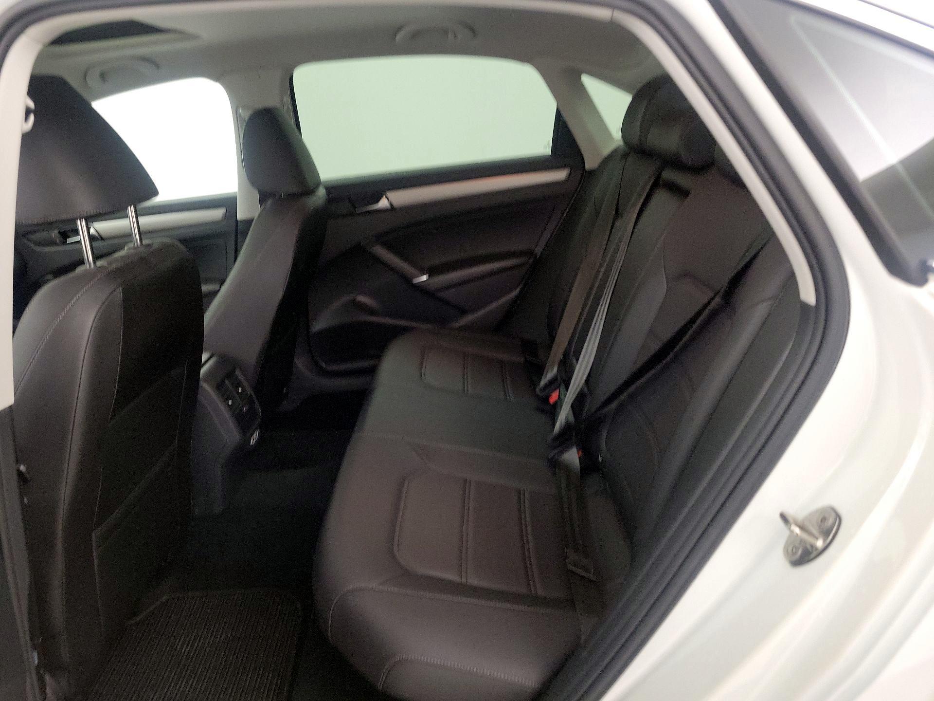 Thumbnail: 2021 Volkswagen Passat - 20