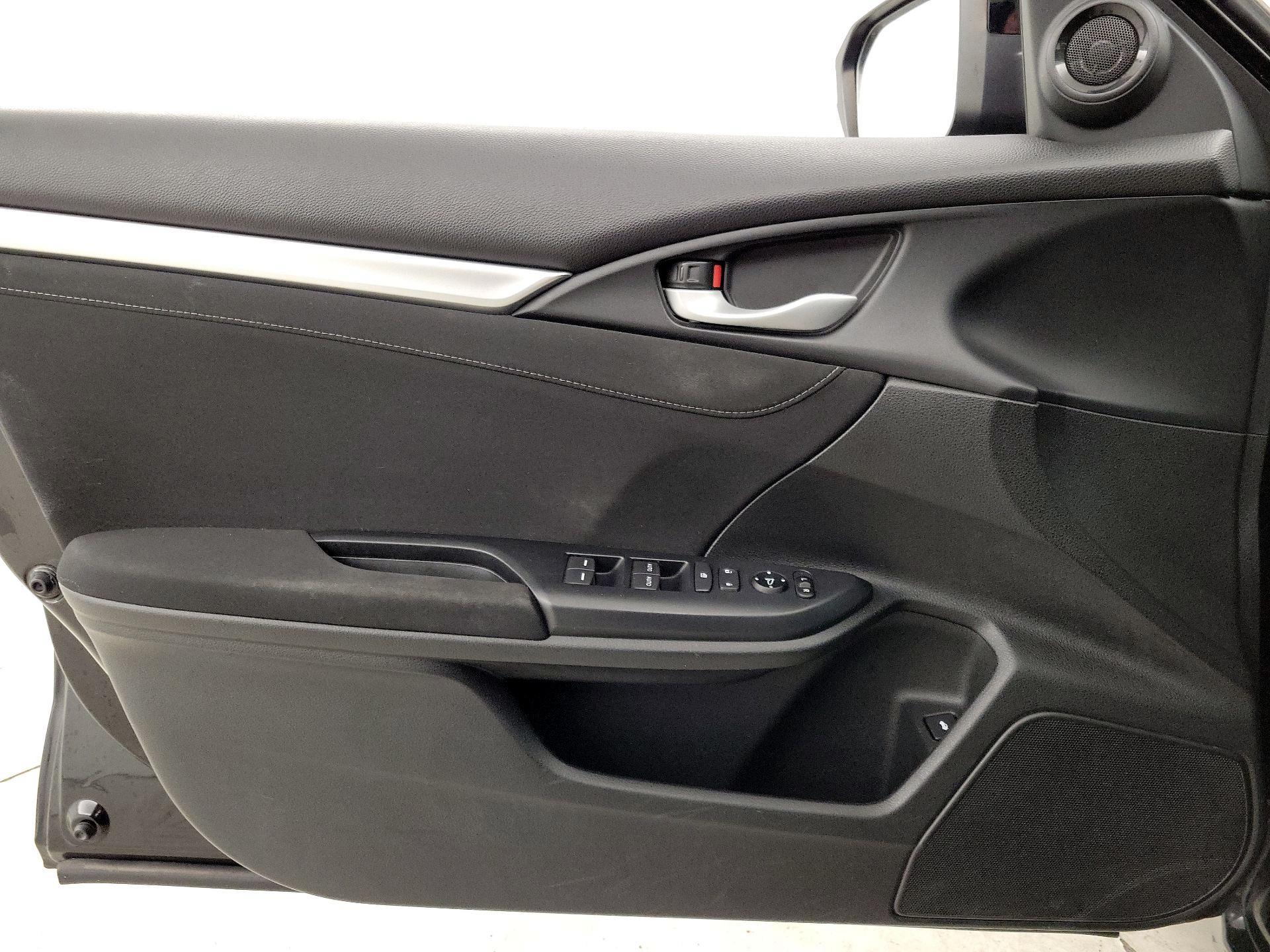 Thumbnail: 2016 Honda Civic - 12