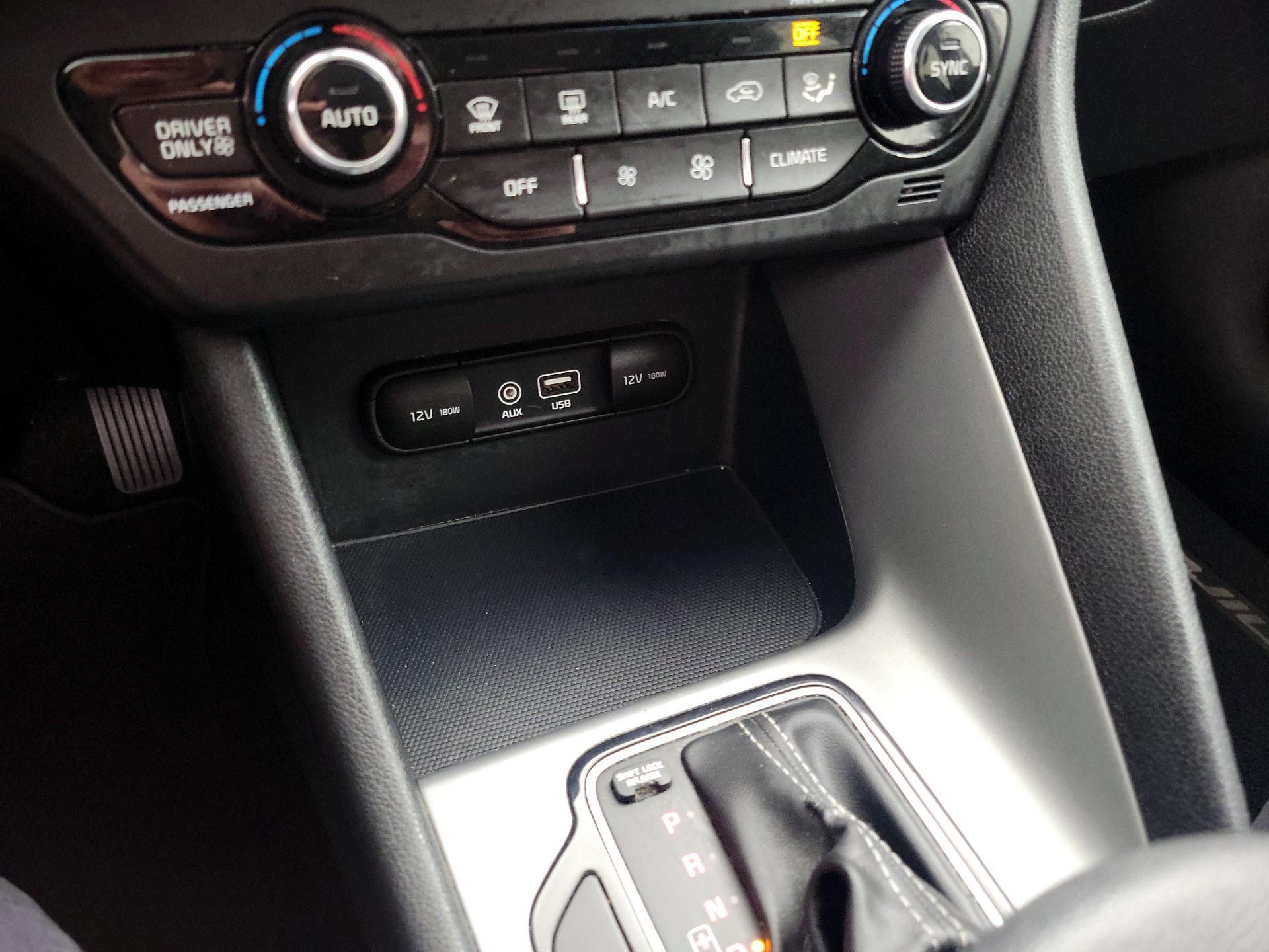 Thumbnail: 2019 Kia Niro - 18