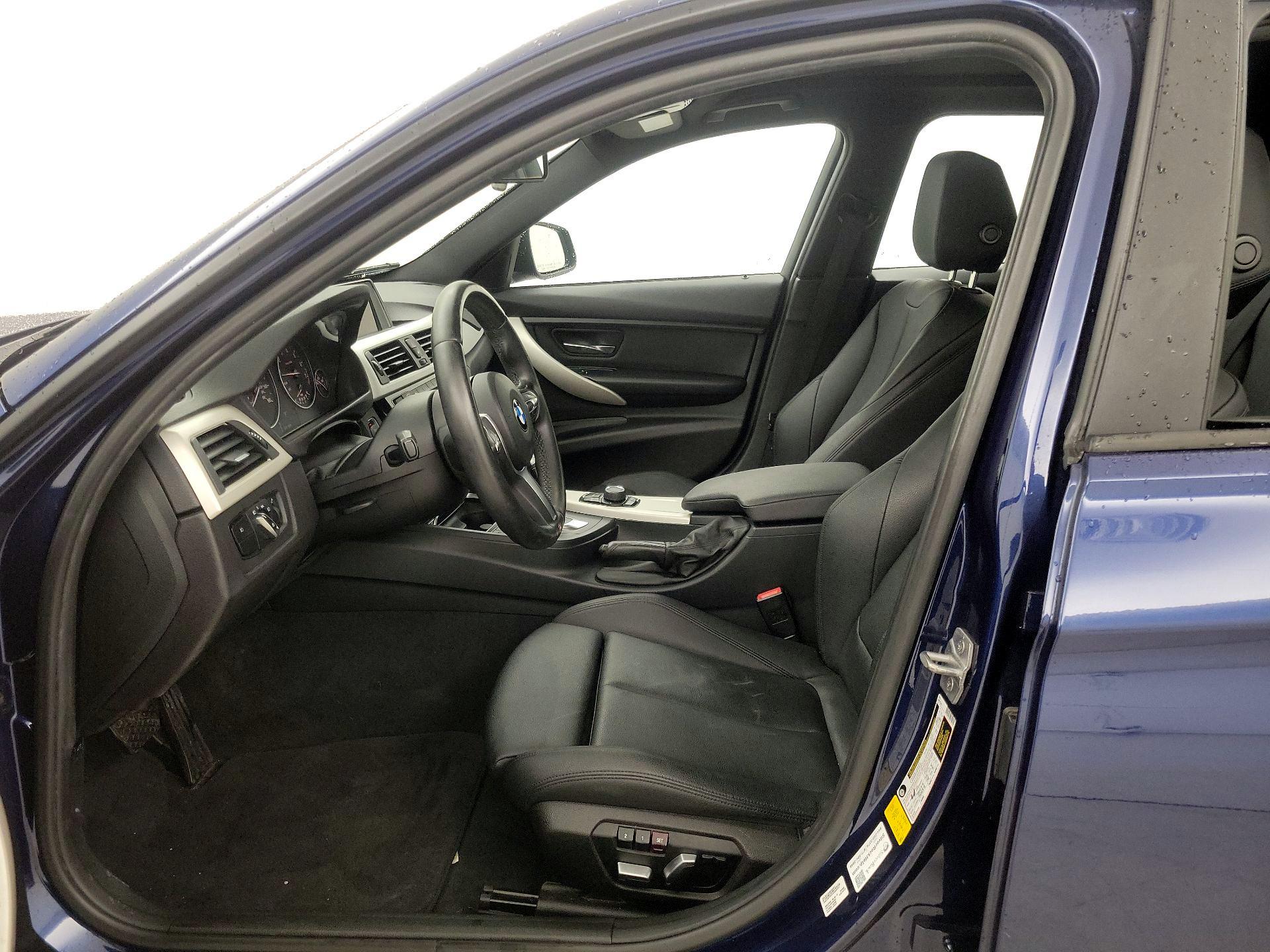 Thumbnail: 2016 BMW 3 Series - 11