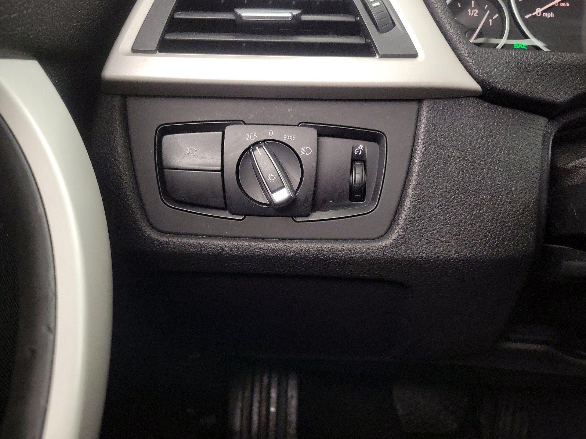 Thumbnail: 2016 BMW 3 Series - 13