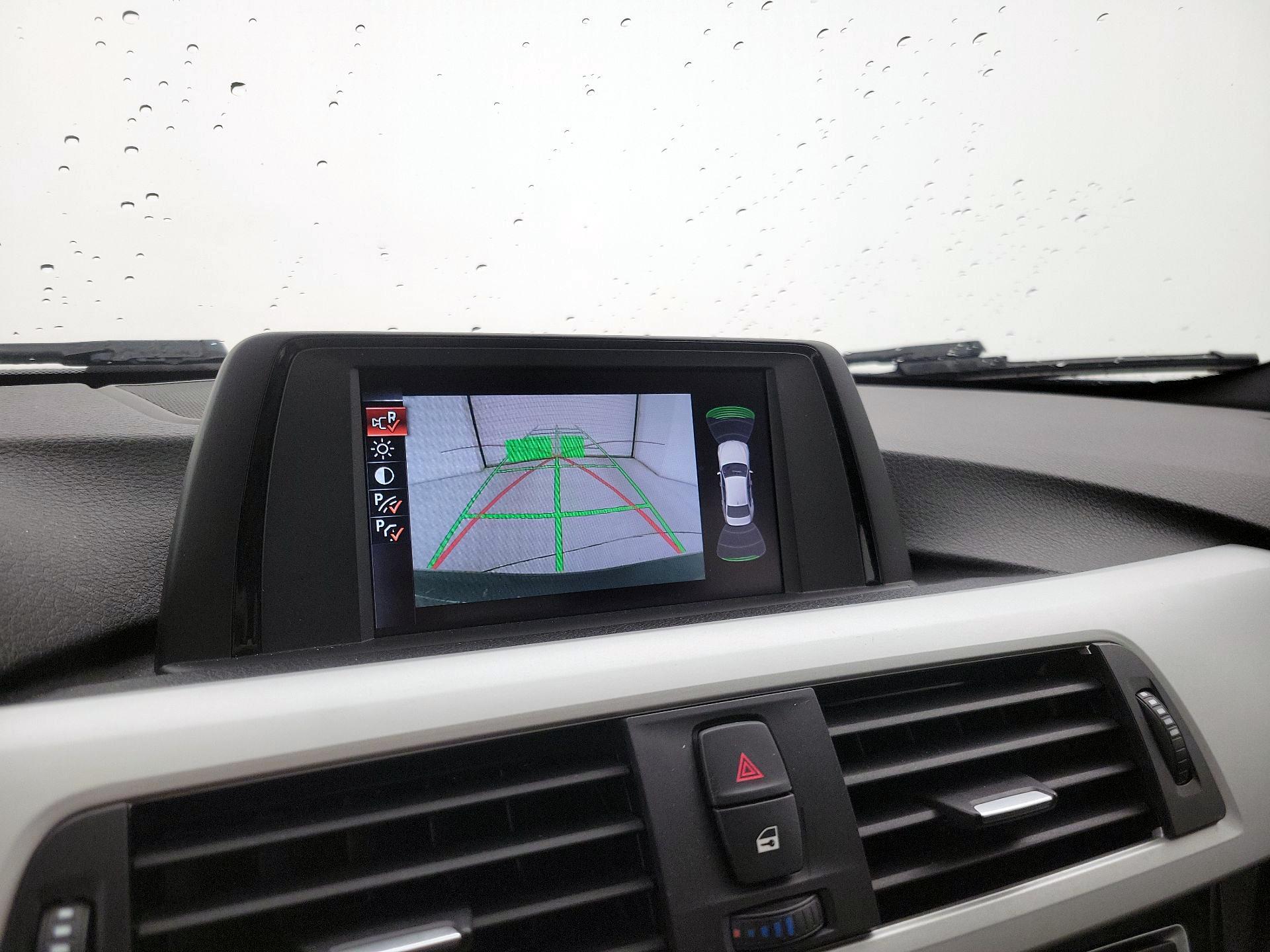 Thumbnail: 2016 BMW 3 Series - 14