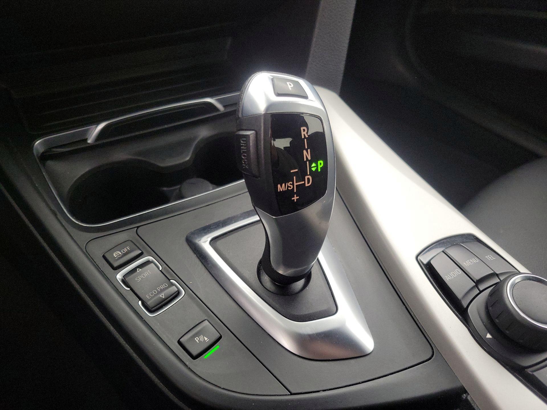 Thumbnail: 2016 BMW 3 Series - 17