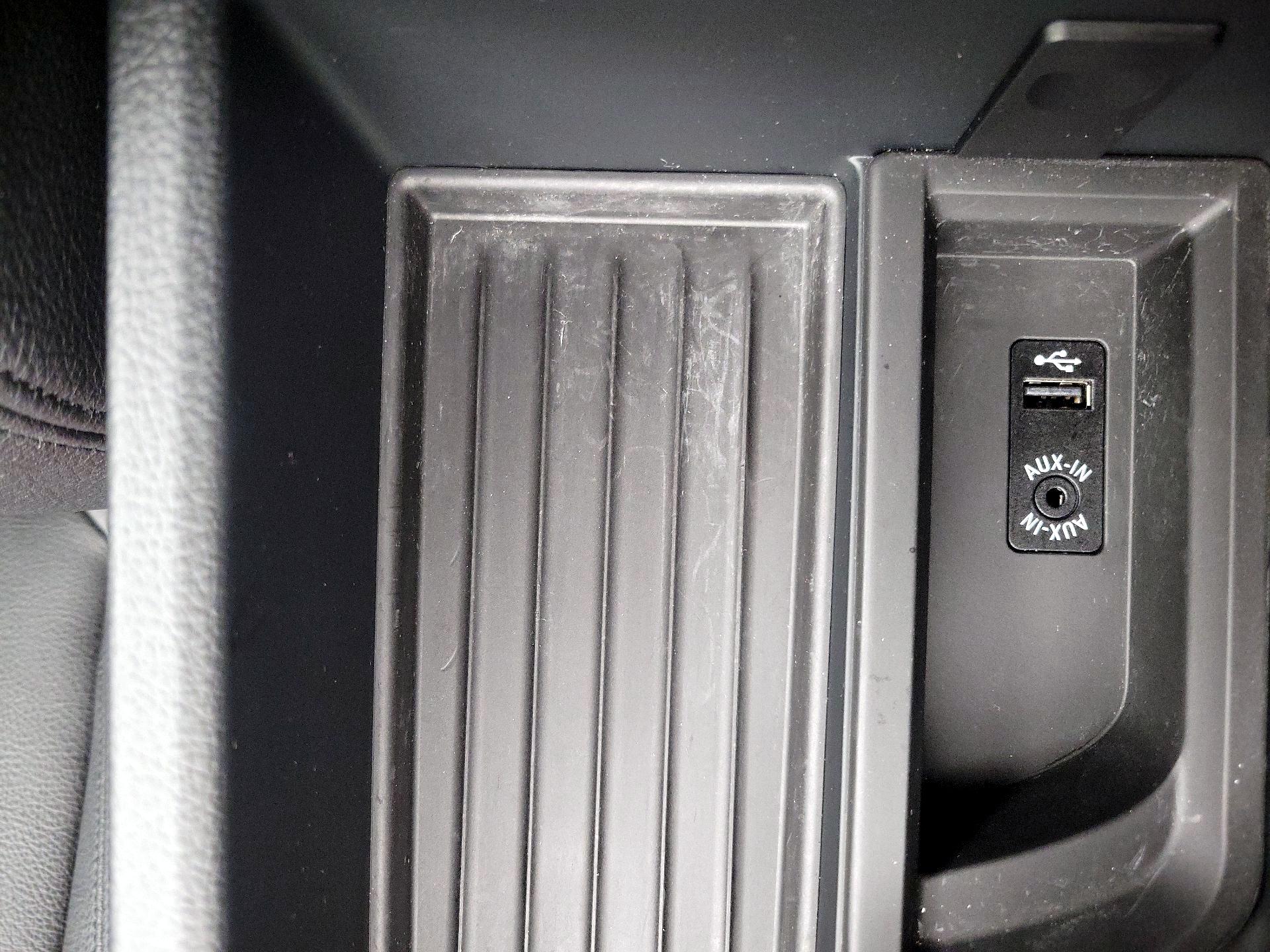 Thumbnail: 2016 BMW 3 Series - 18