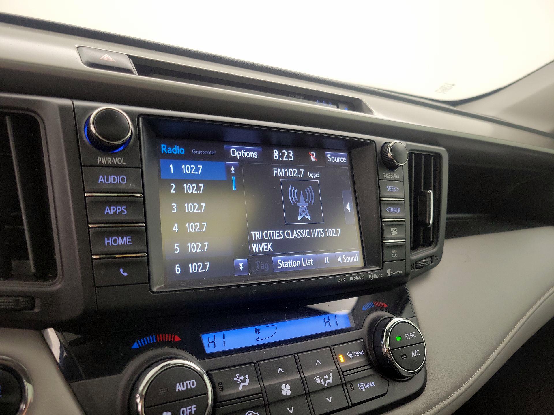 Thumbnail: 2018 Toyota RAV4 - 16