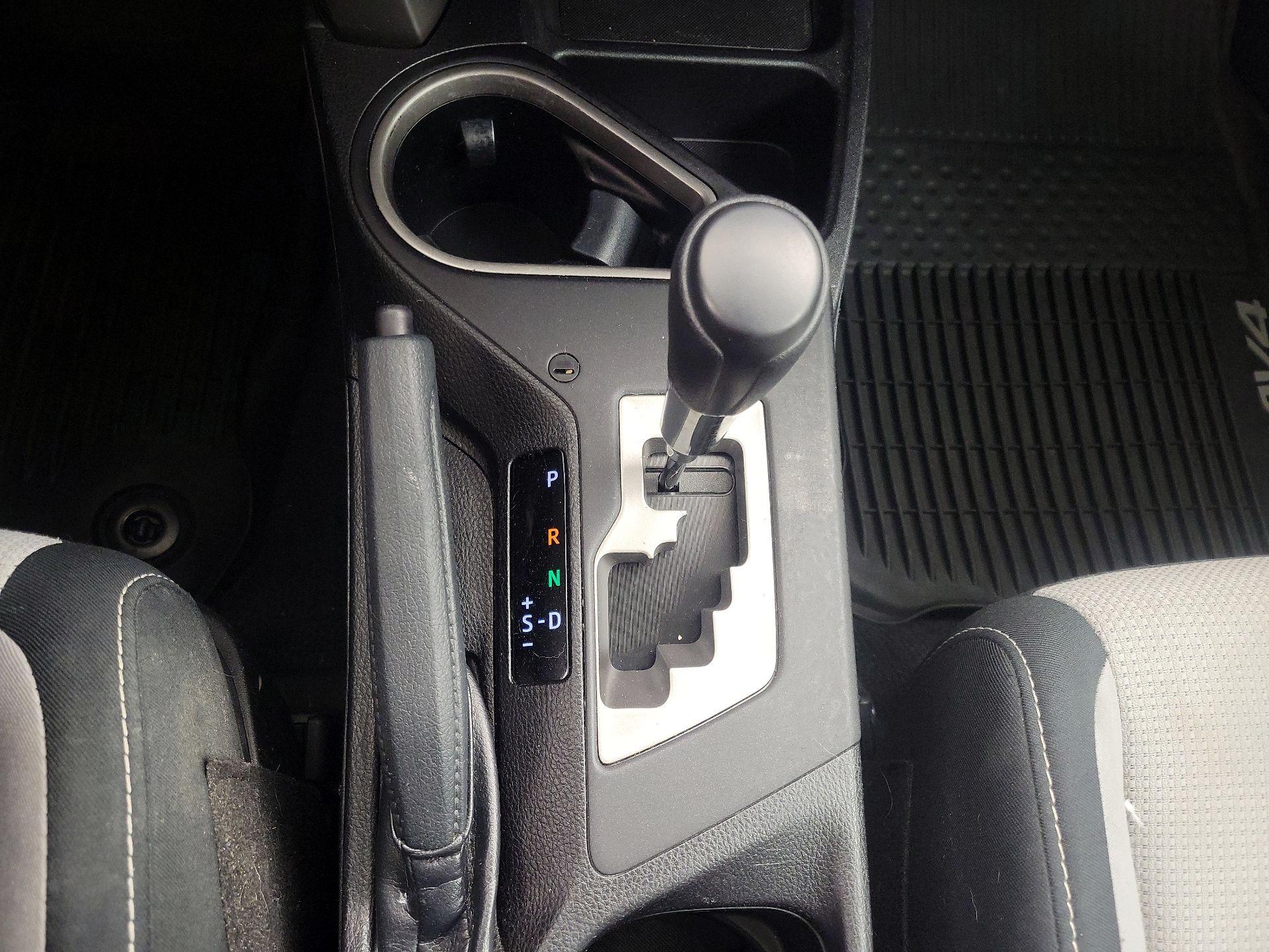 Thumbnail: 2018 Toyota RAV4 - 18