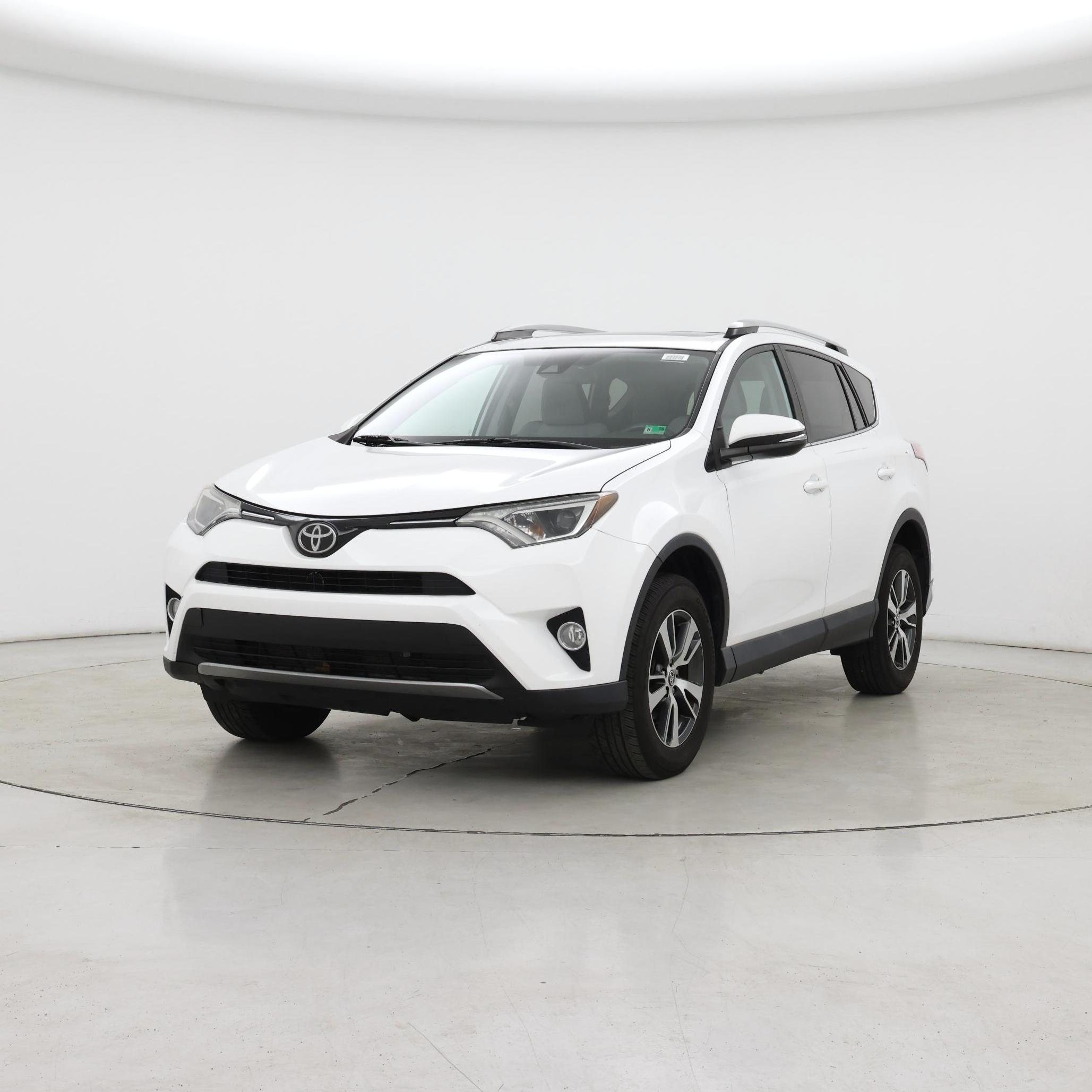 Thumbnail: 2018 Toyota RAV4 - 4
