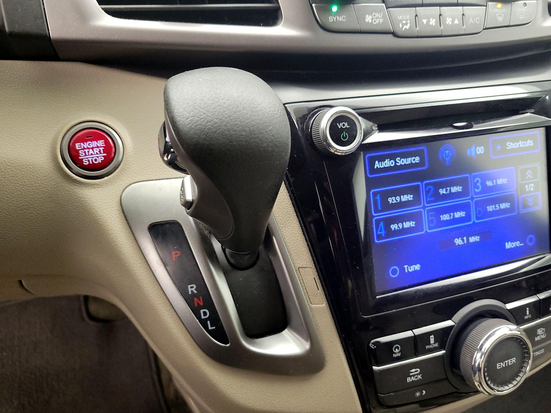 Thumbnail: 2015 Honda Odyssey - 17