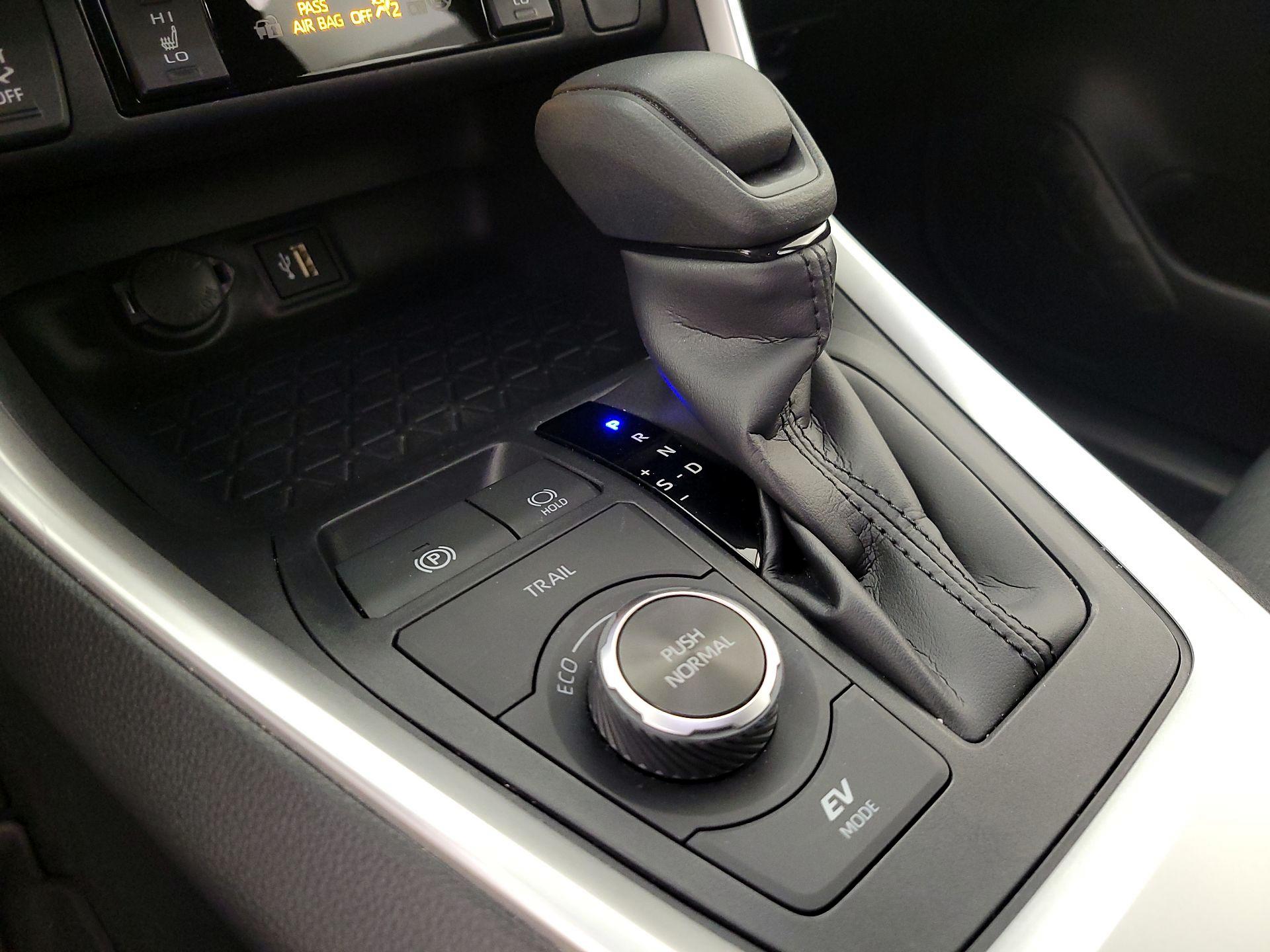 Thumbnail: 2024 Toyota RAV4 - 18