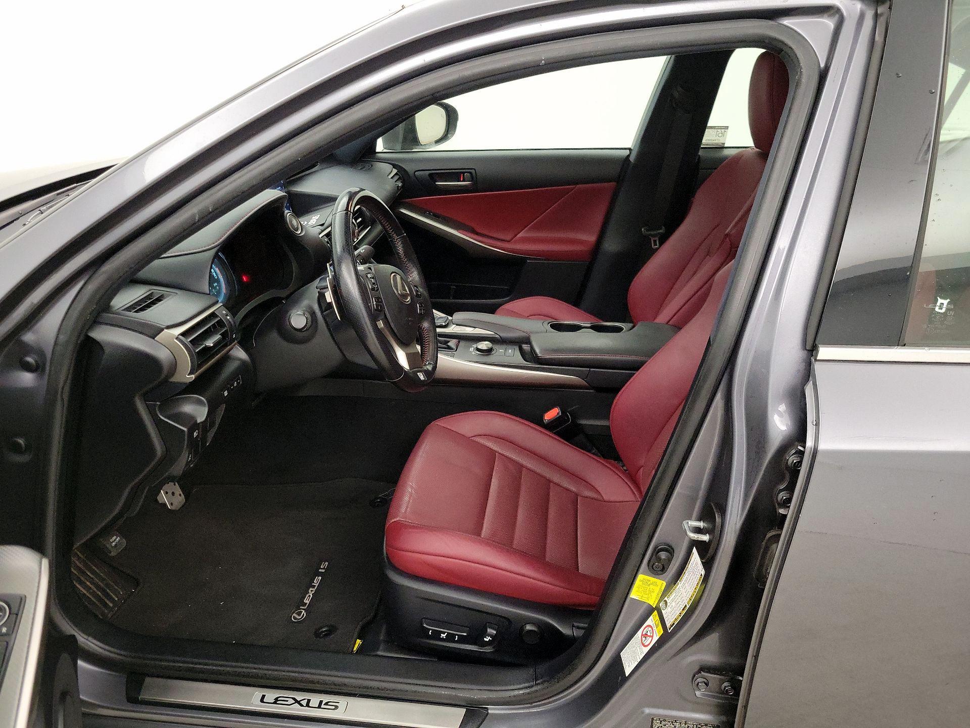 Thumbnail: 2017 Lexus IS - 11