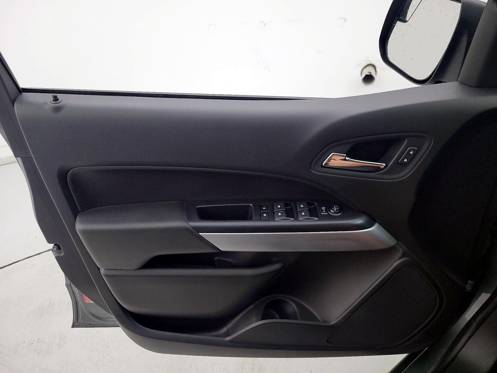 Thumbnail: 2022 Chevrolet Colorado - 12