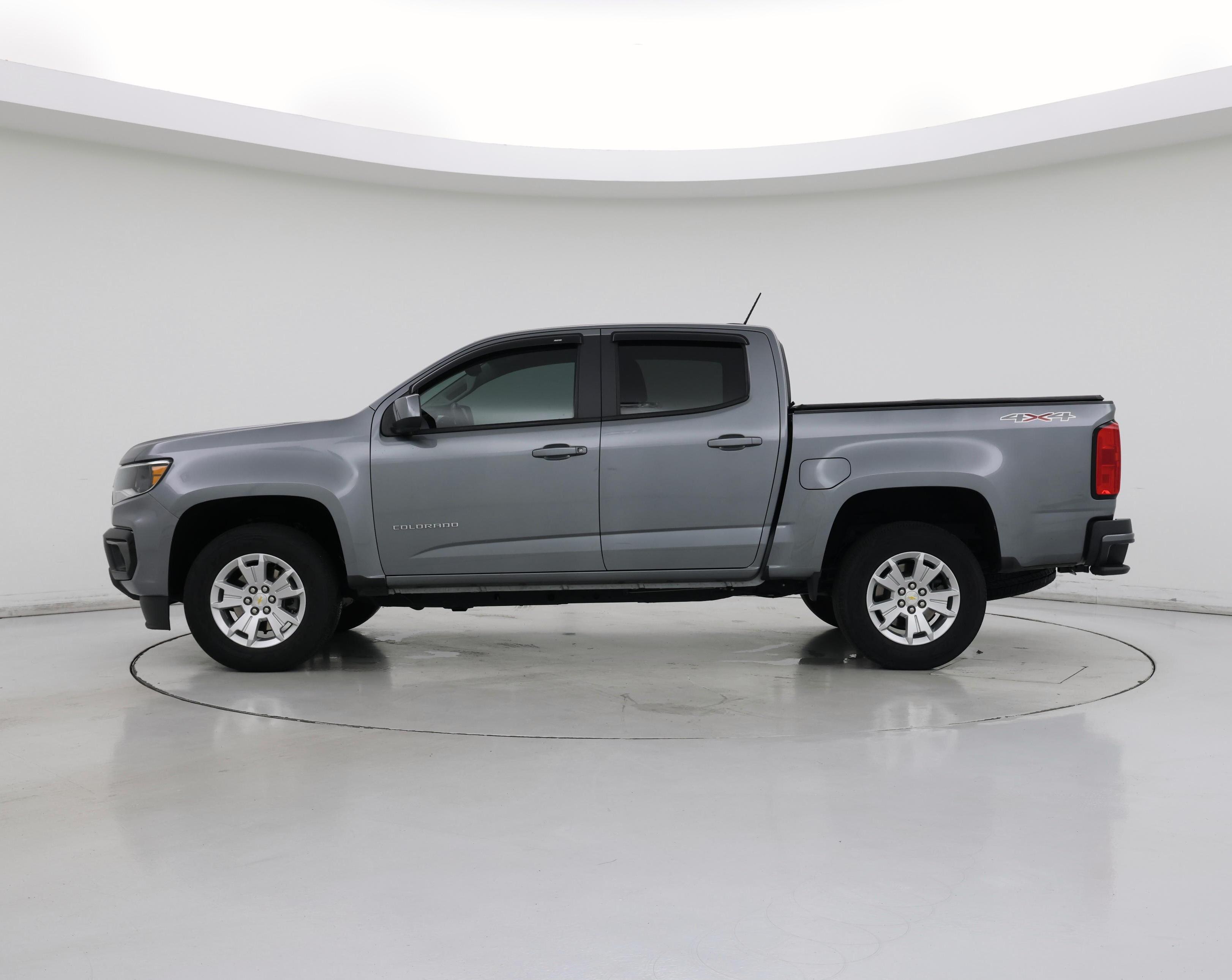 Thumbnail: 2022 Chevrolet Colorado - 3