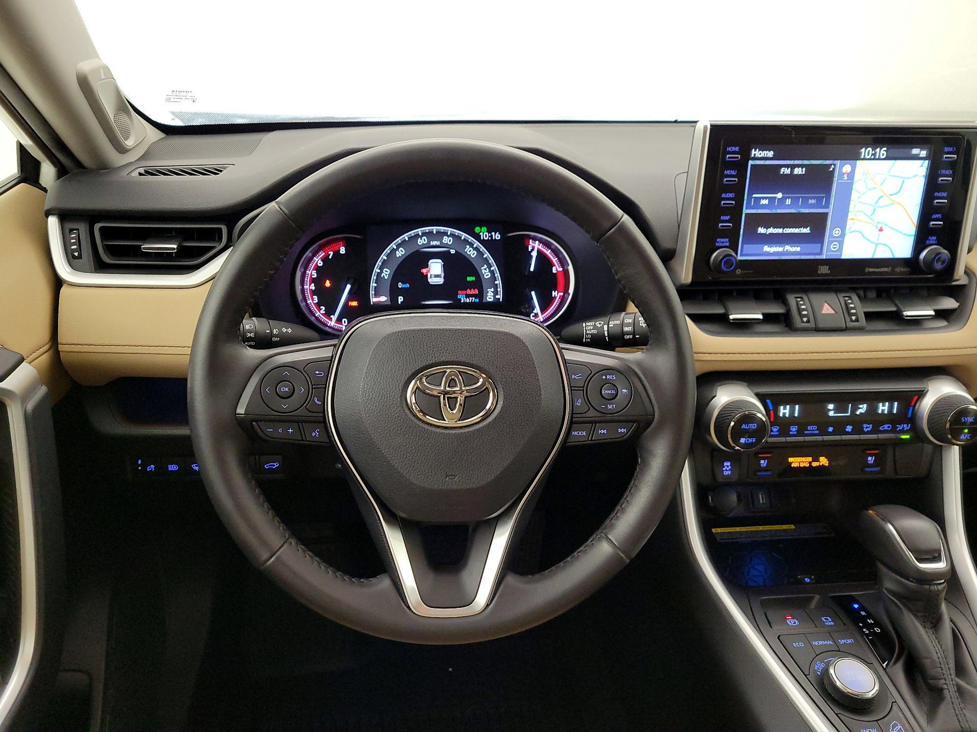 Thumbnail: 2020 Toyota RAV4 - 10