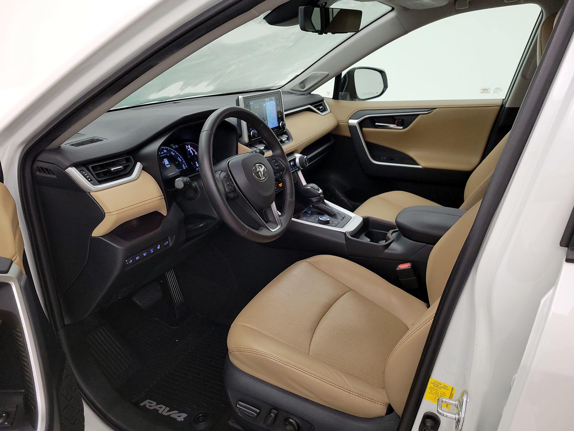 Thumbnail: 2020 Toyota RAV4 - 11