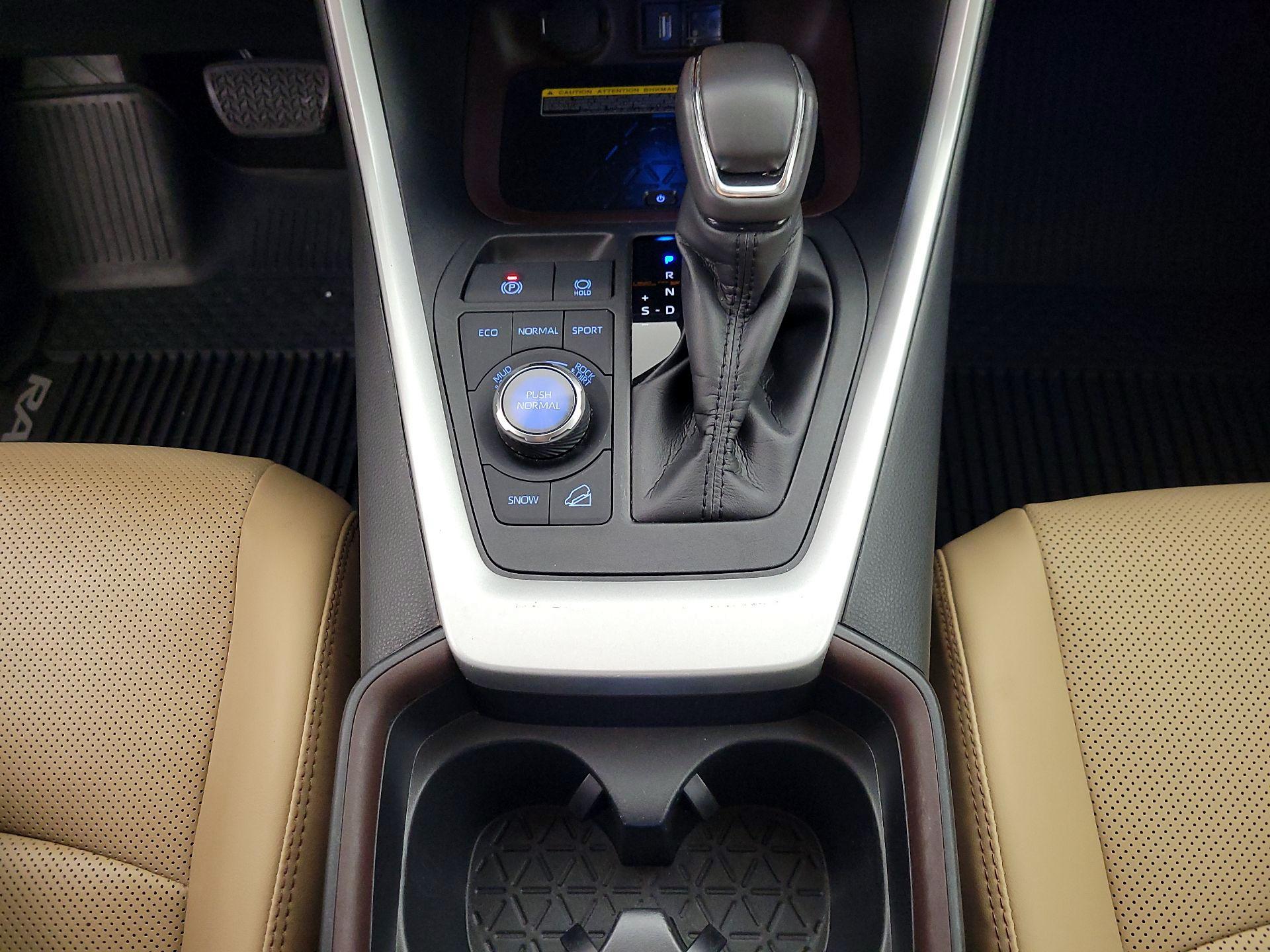 Thumbnail: 2020 Toyota RAV4 - 18