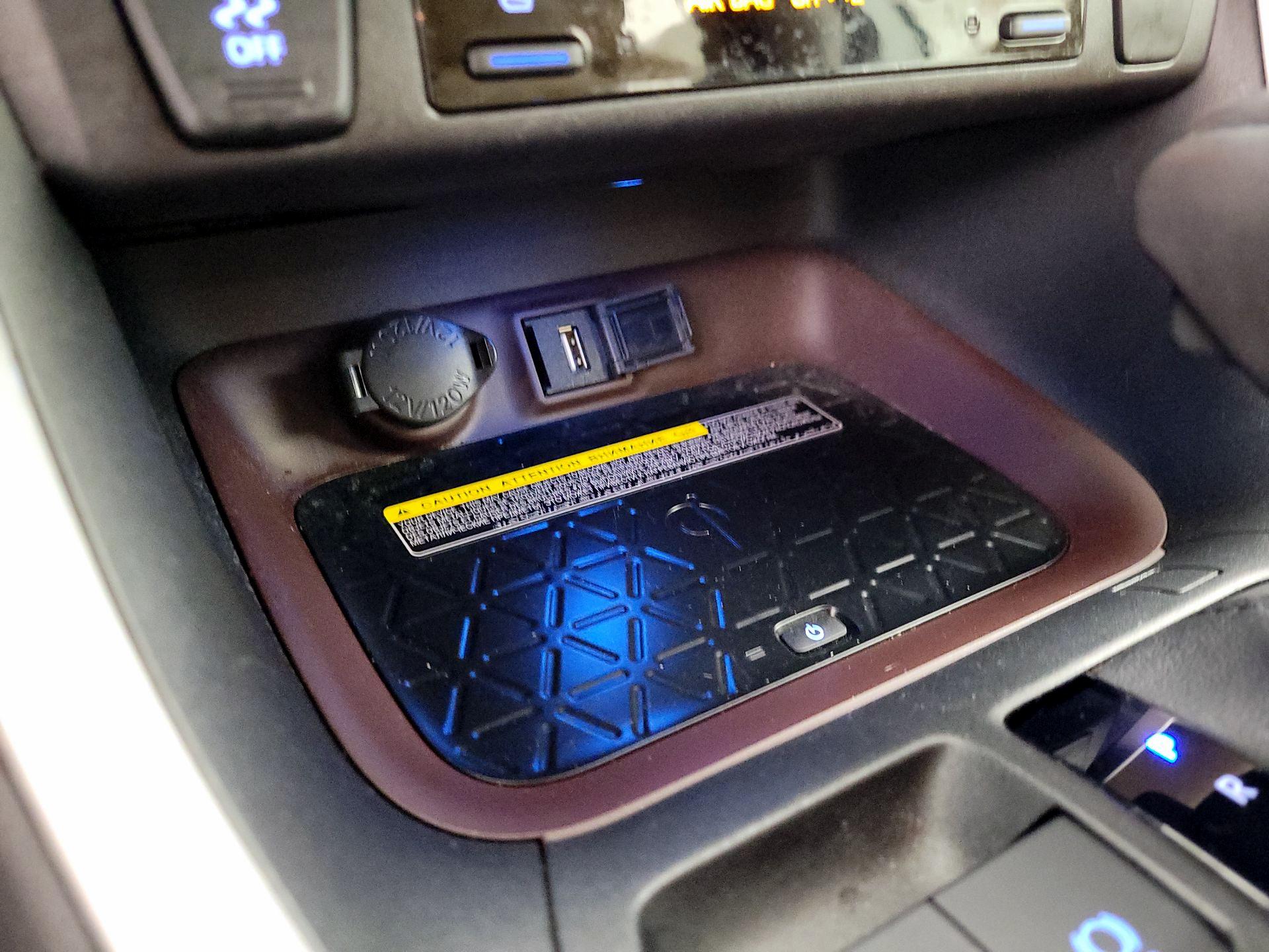 Thumbnail: 2020 Toyota RAV4 - 19