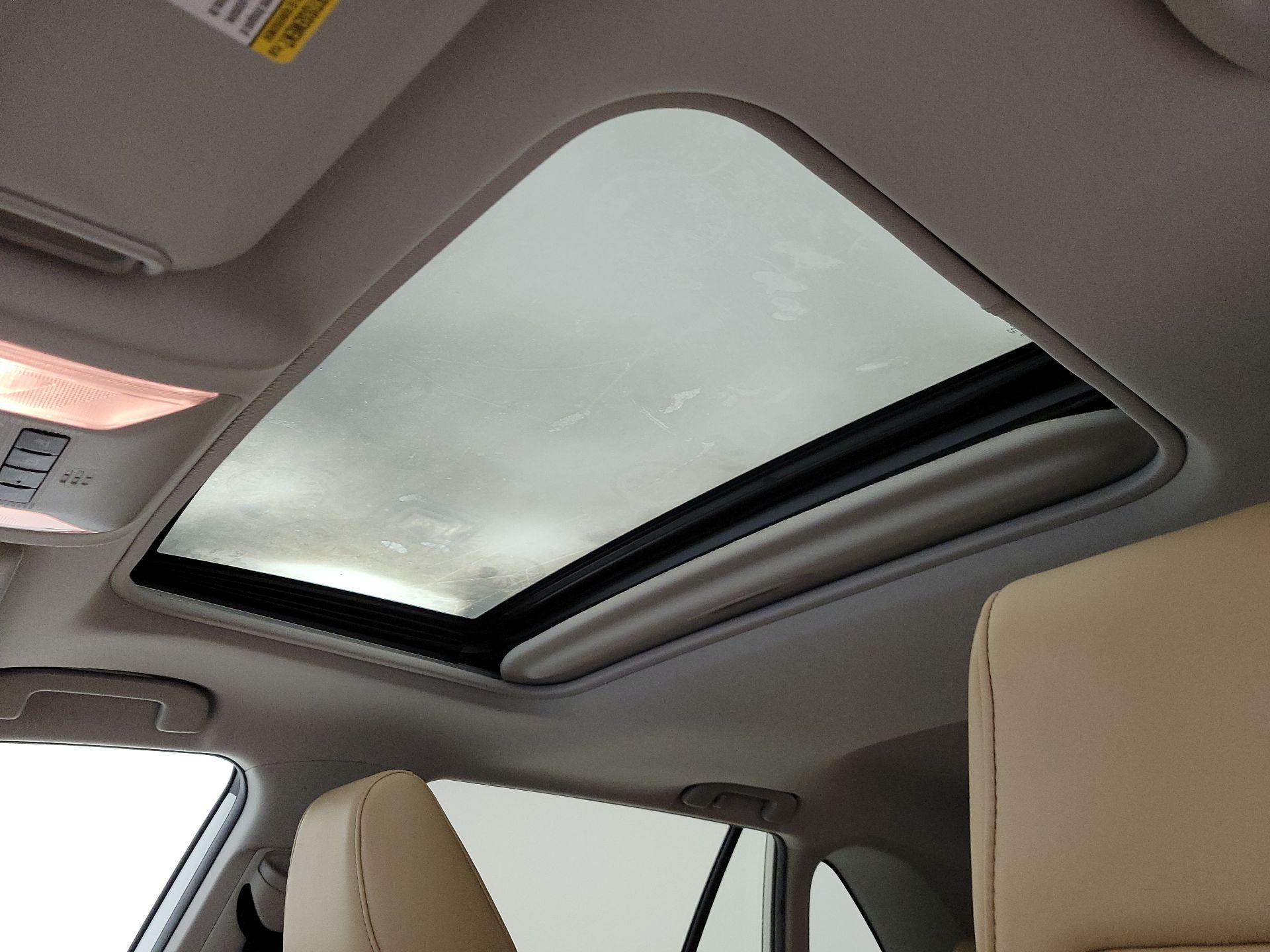 Thumbnail: 2020 Toyota RAV4 - 20