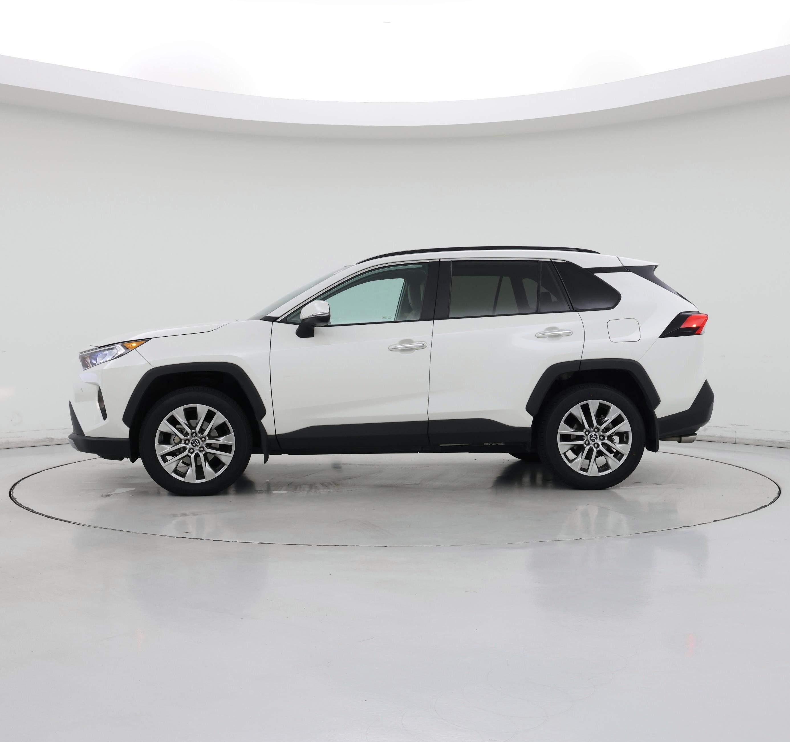 Thumbnail: 2020 Toyota RAV4 - 3