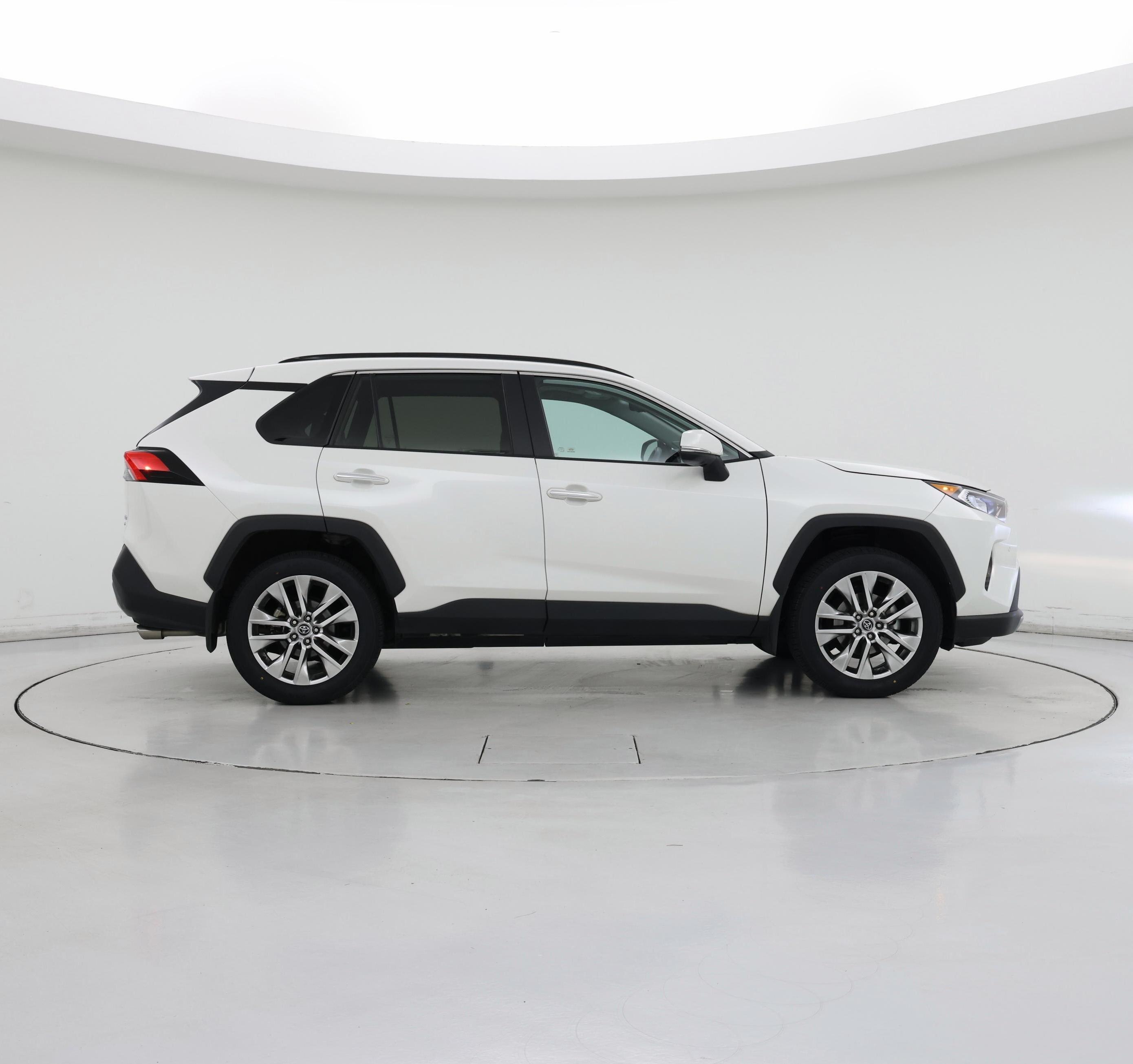 Thumbnail: 2020 Toyota RAV4 - 7