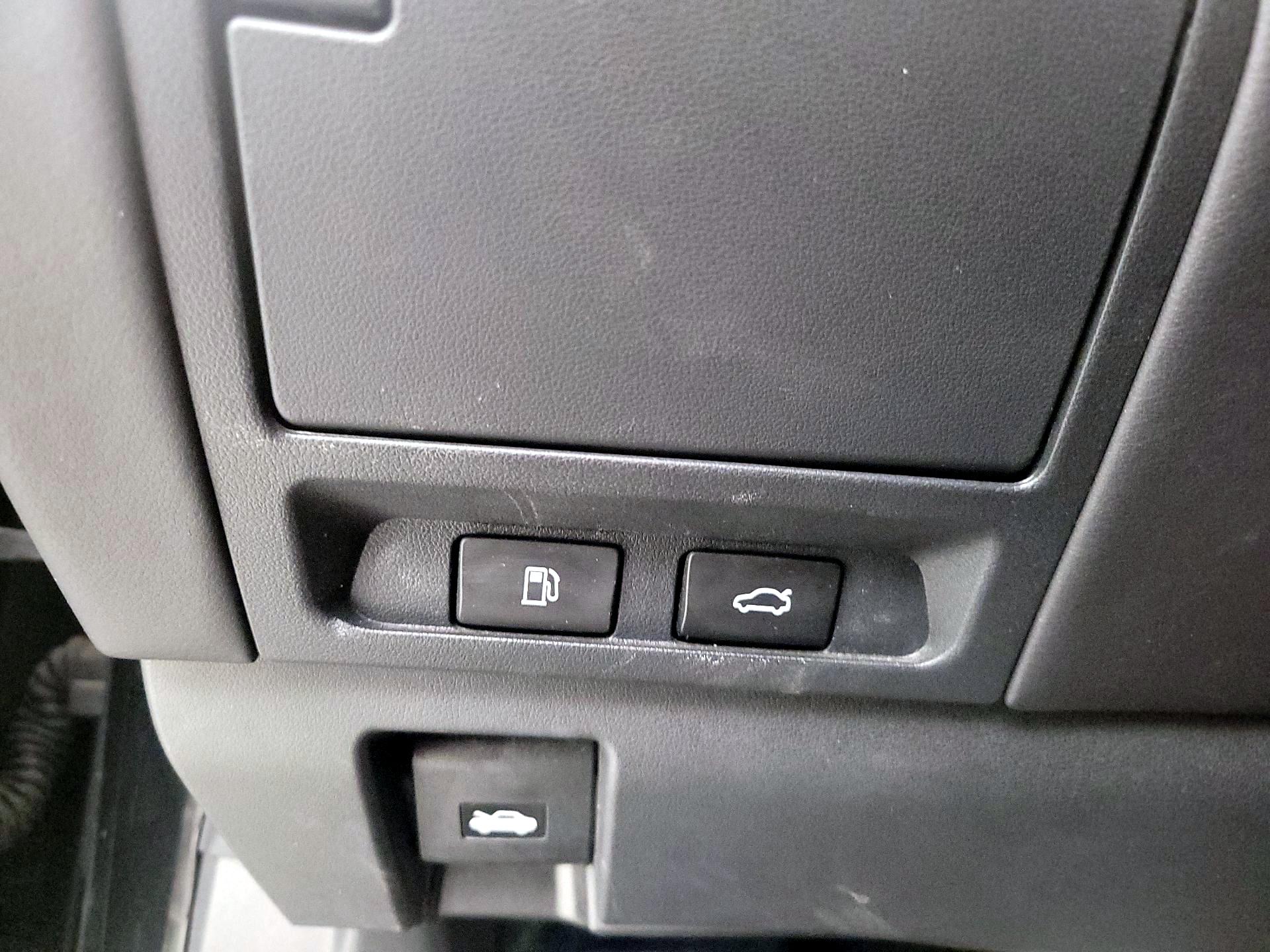 Thumbnail: 2018 Lexus LS - 13