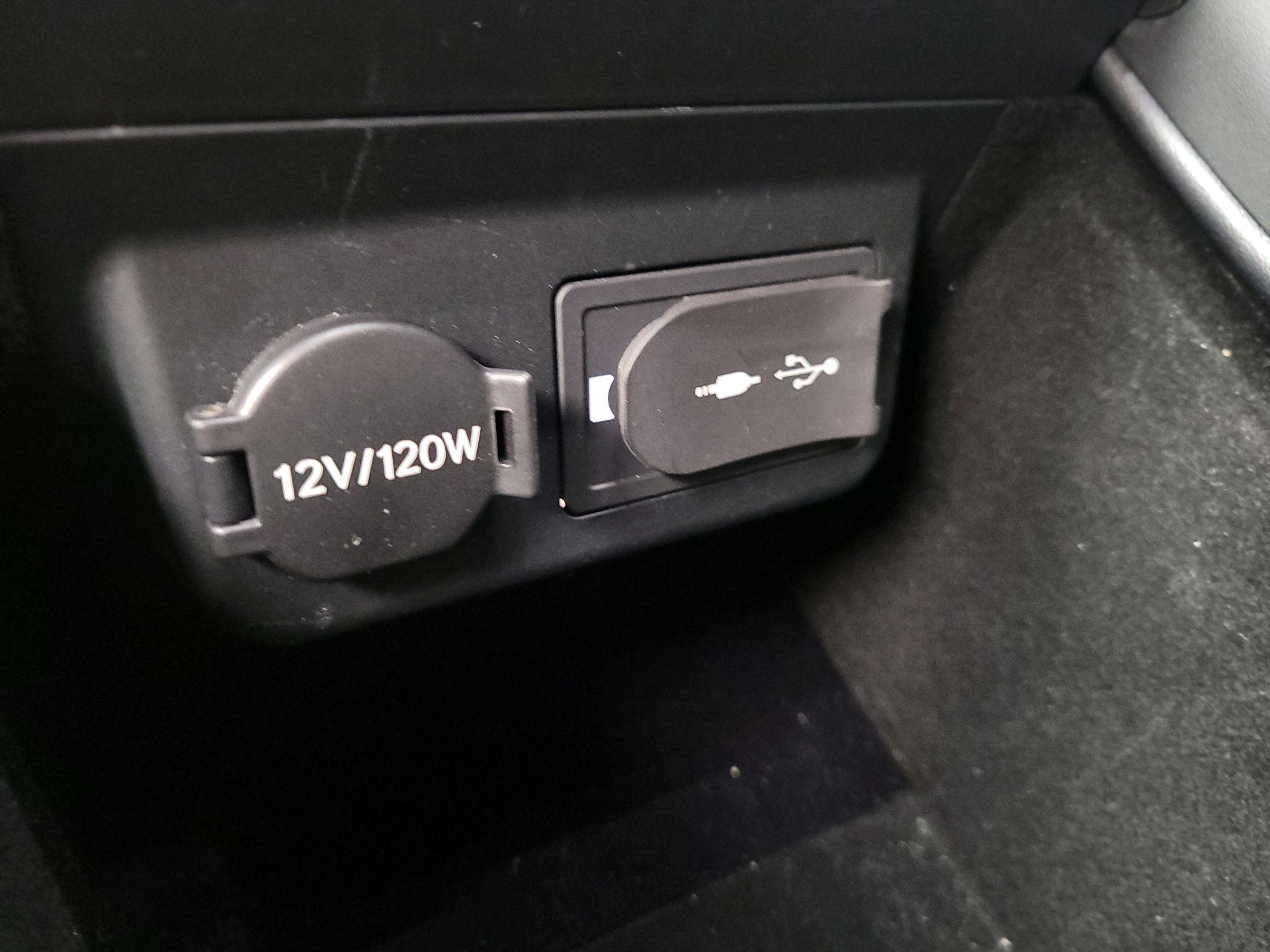 Thumbnail: 2018 Lexus LS - 19